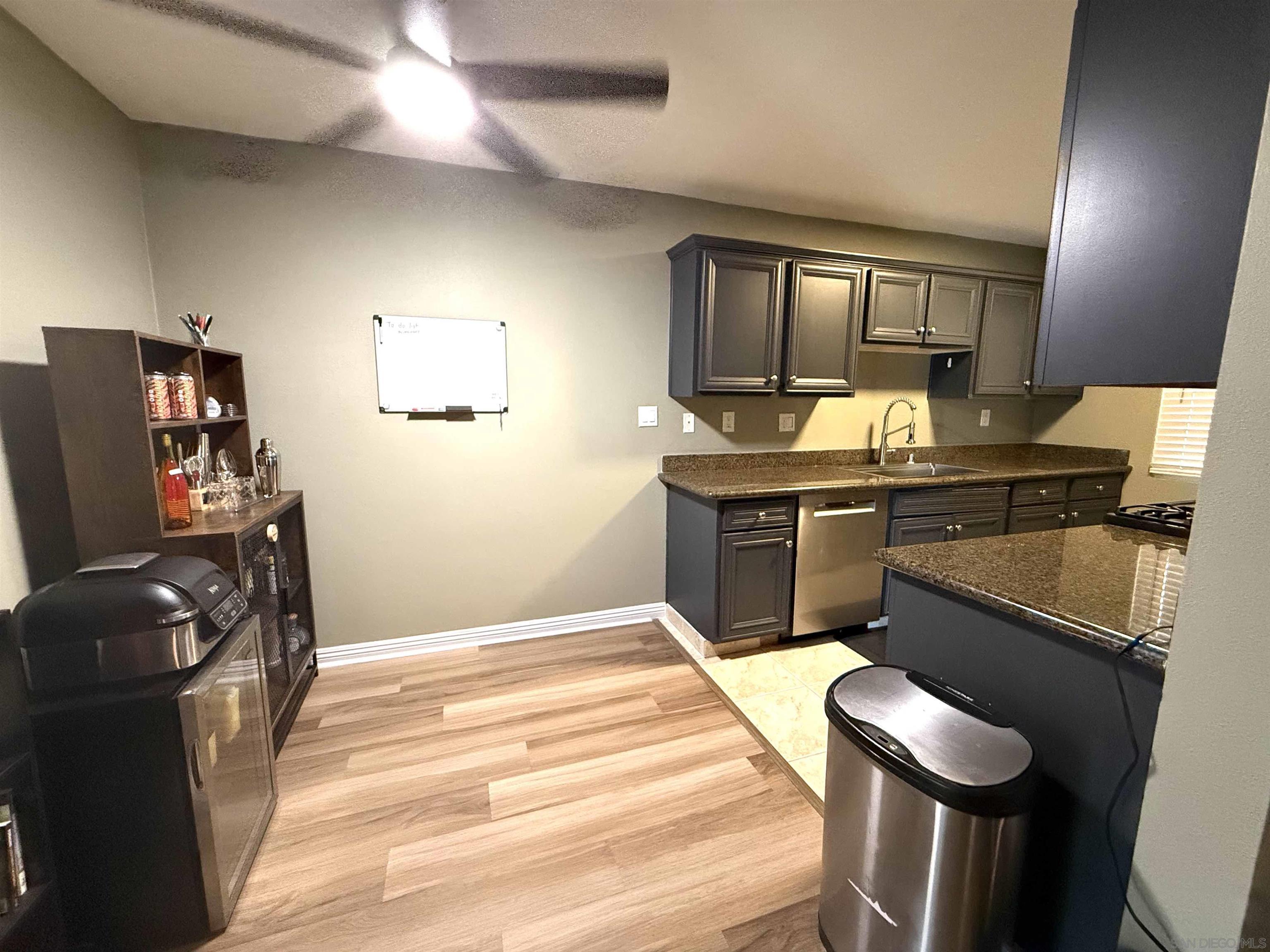 Detail Gallery Image 7 of 21 For 5511  Adelaide Ave  #21,  San Diego,  CA 92115 - 2 Beds | 1 Baths