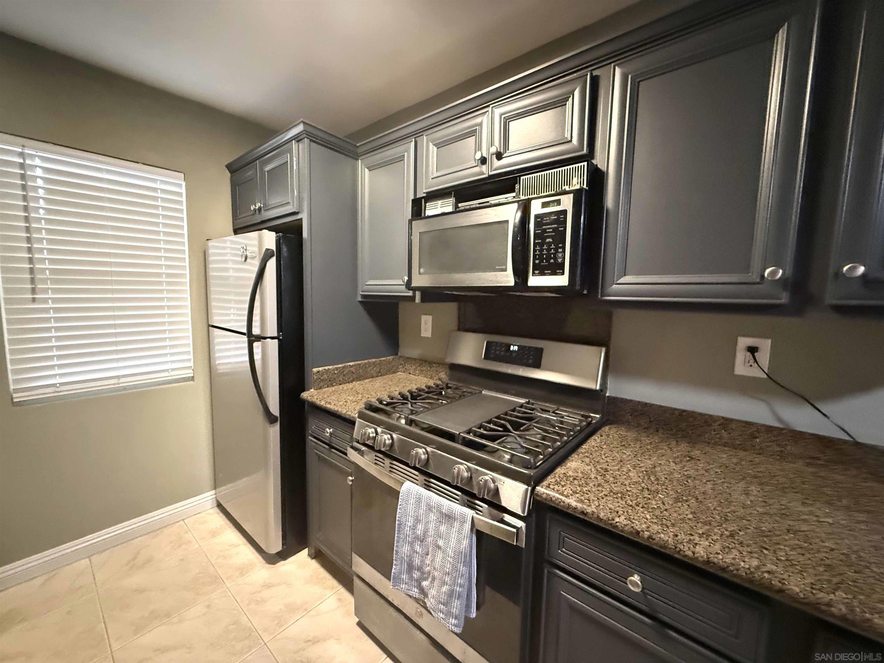 Detail Gallery Image 8 of 21 For 5511  Adelaide Ave  #21,  San Diego,  CA 92115 - 2 Beds | 1 Baths