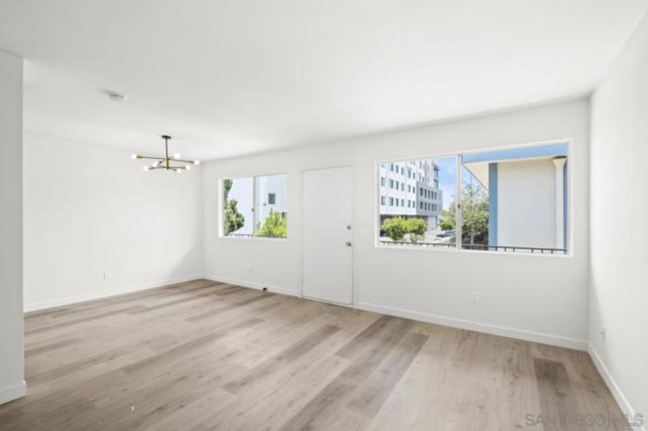 Detail Gallery Image 7 of 20 For 471  Fourth Ave Apt I, Chula Vista,  CA 91910 - 3 Beds | 2 Baths