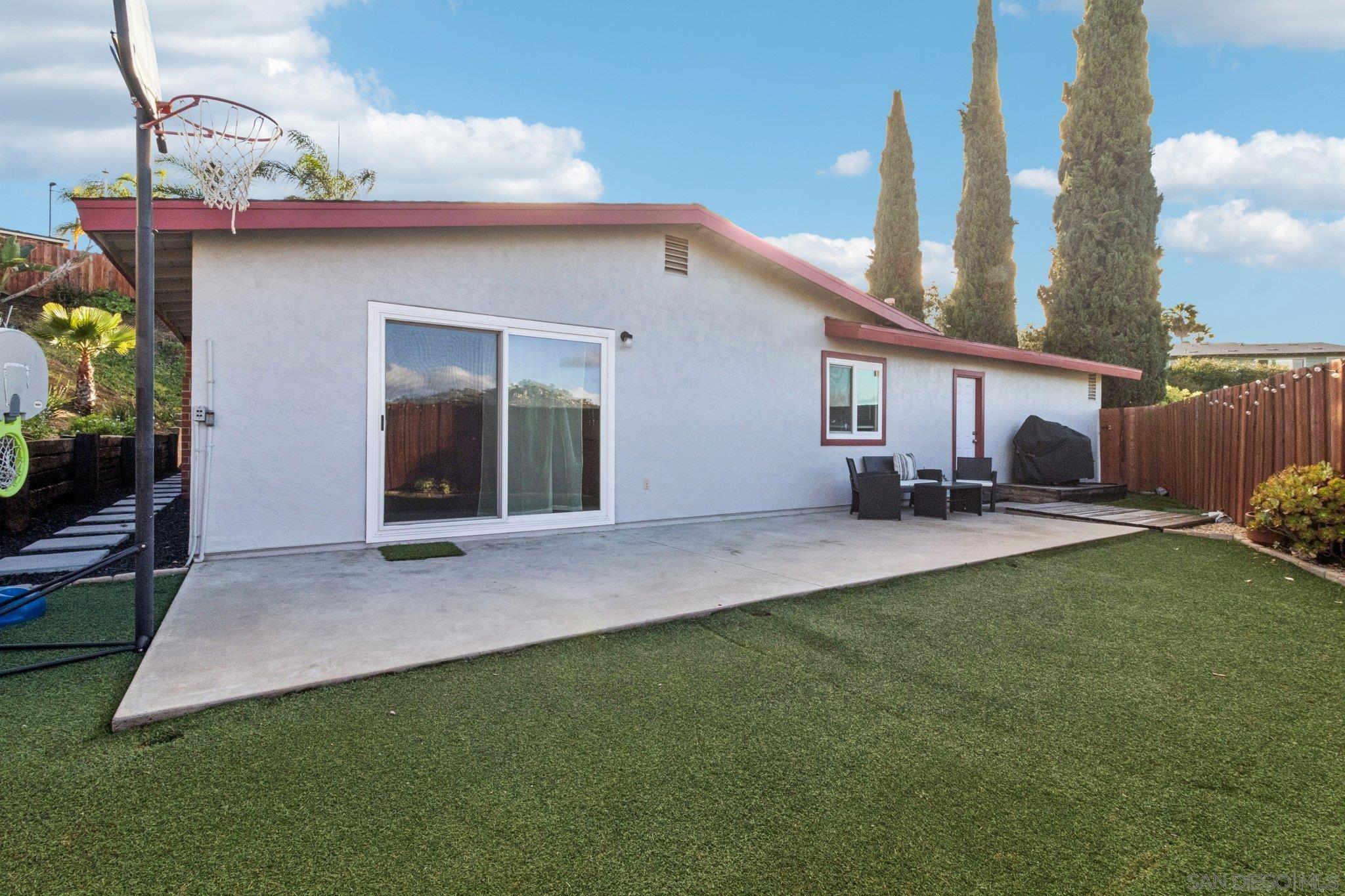 Detail Gallery Image 7 of 32 For 3365 S Bonita St, Spring Valley,  CA 91977 - 3 Beds | 2 Baths