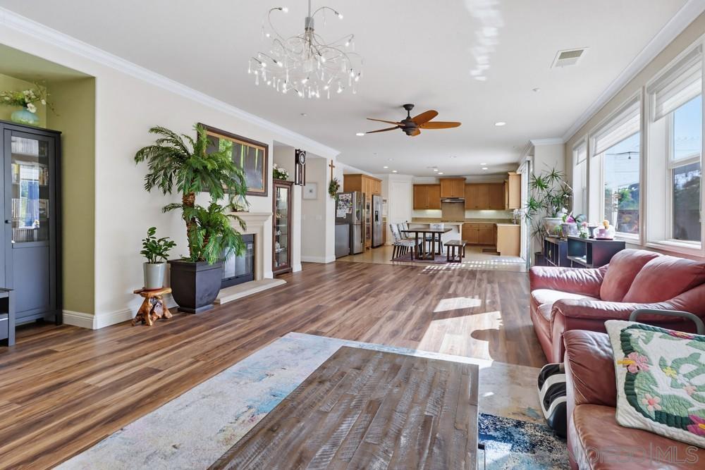 Detail Gallery Image 8 of 38 For 7730  Britt Pl, Santee,  CA 92071 - 5 Beds | 3 Baths