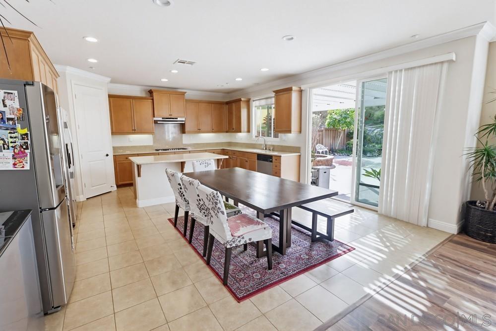 Detail Gallery Image 10 of 38 For 7730  Britt Pl, Santee,  CA 92071 - 5 Beds | 3 Baths