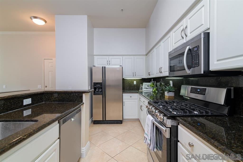 Detail Gallery Image 4 of 19 For 12368  Carmel Country Rd  304, San Diego,  CA 92130 - 1 Beds | 1 Baths