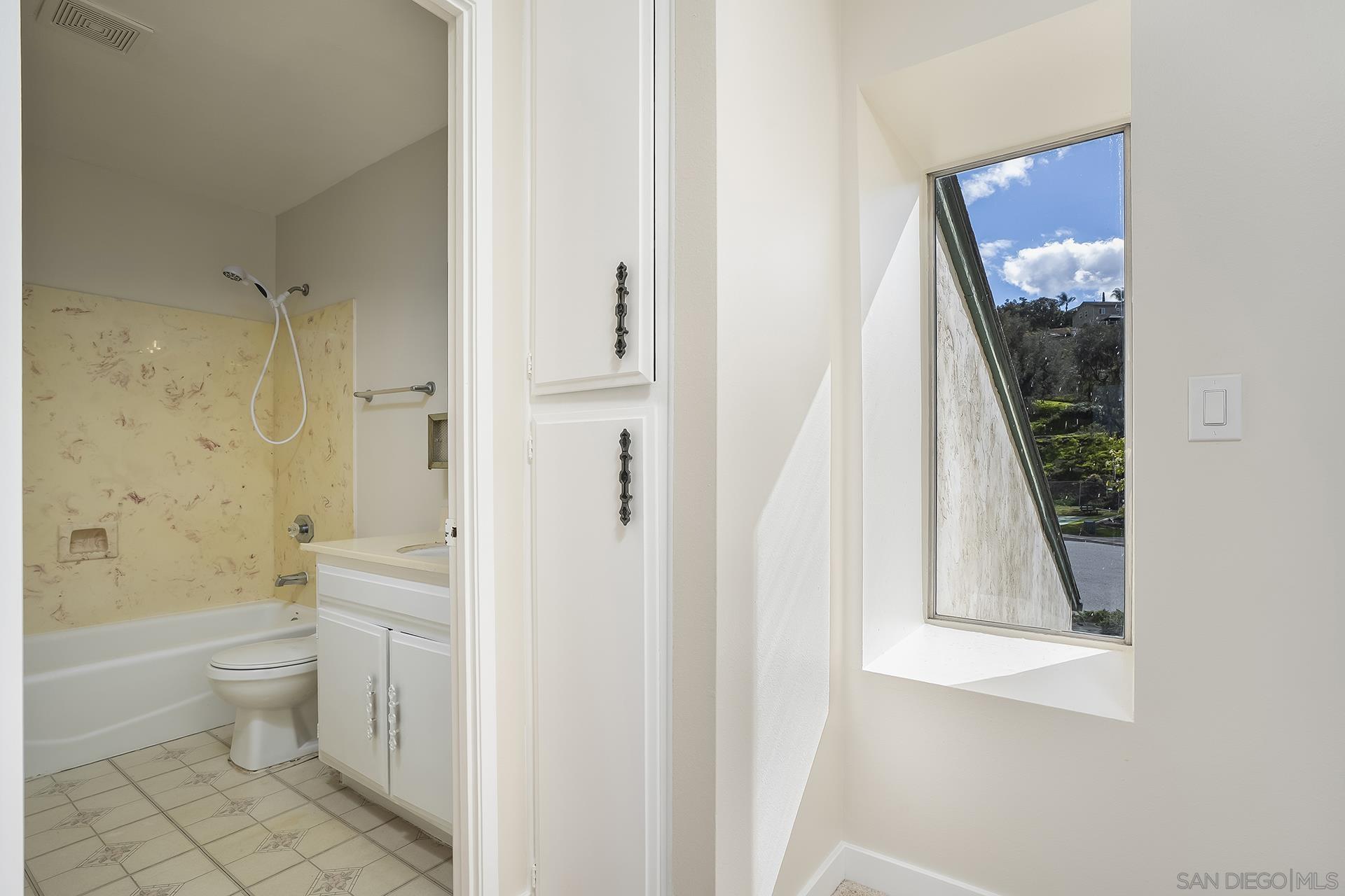 Detail Gallery Image 19 of 28 For 2014  Terraspiro Ave, Spring Valley,  CA 91977 - 2 Beds | 1/1 Baths