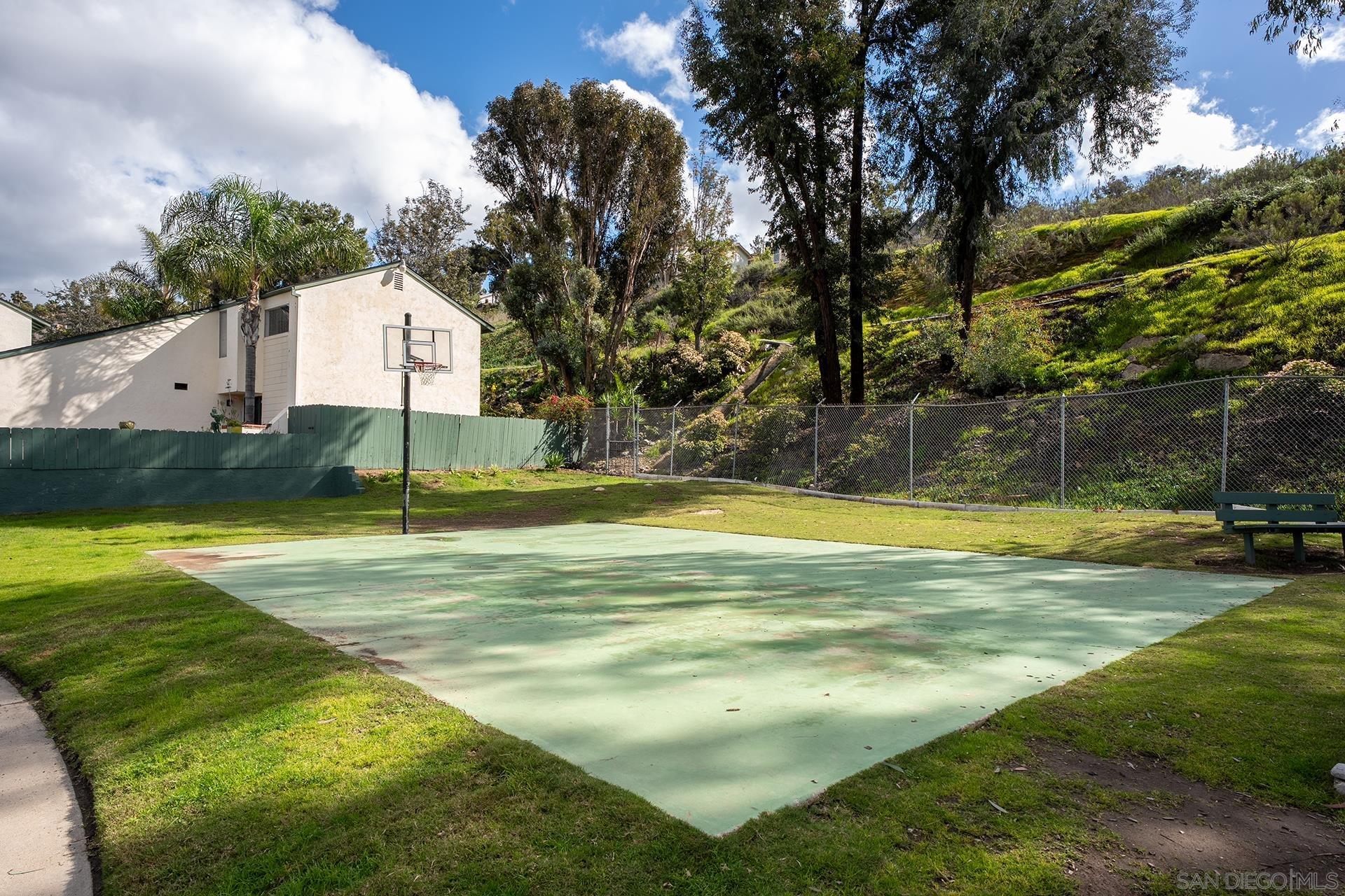 Detail Gallery Image 27 of 28 For 2014  Terraspiro Ave, Spring Valley,  CA 91977 - 2 Beds | 1/1 Baths