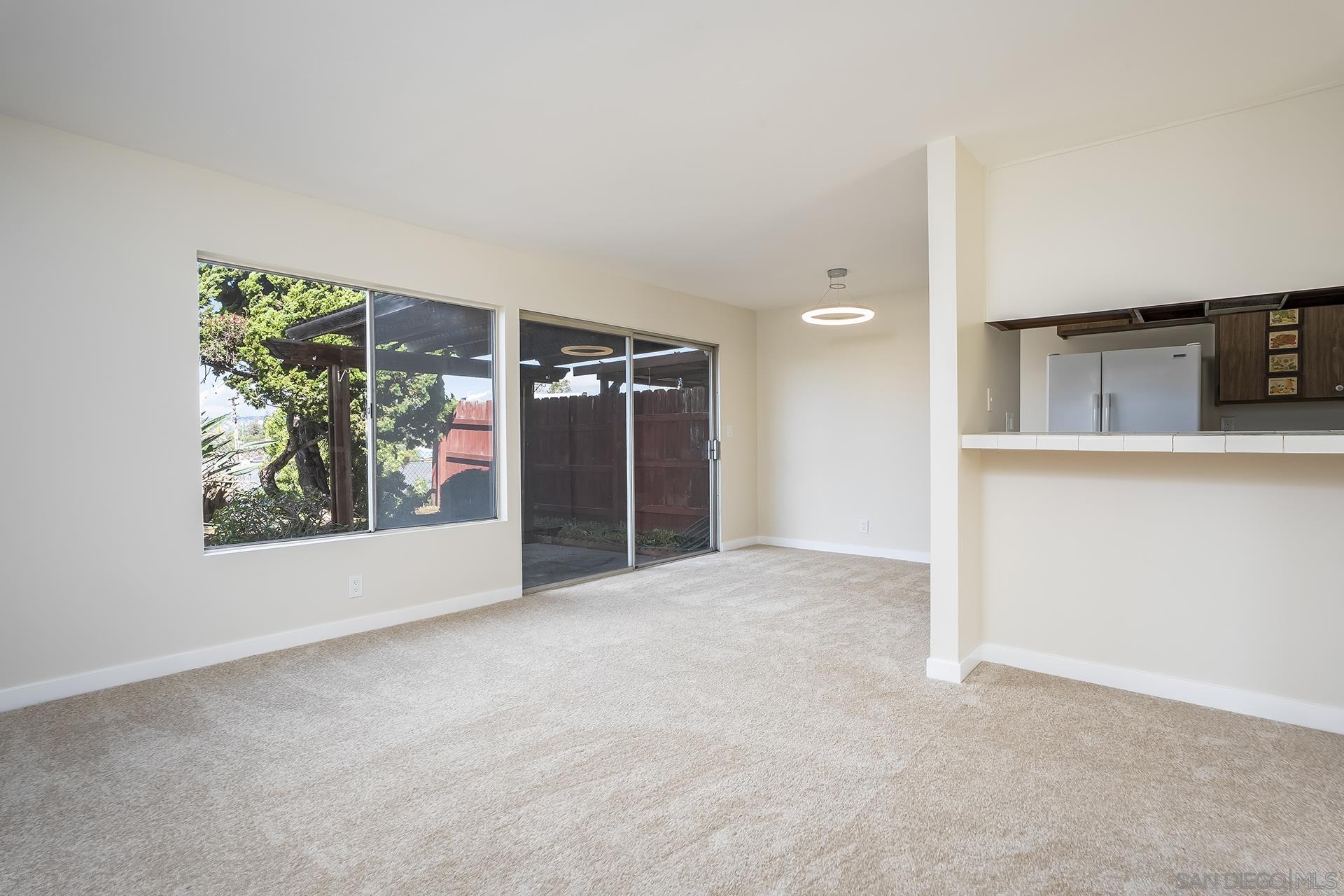 Detail Gallery Image 5 of 28 For 2014  Terraspiro Ave, Spring Valley,  CA 91977 - 2 Beds | 1/1 Baths