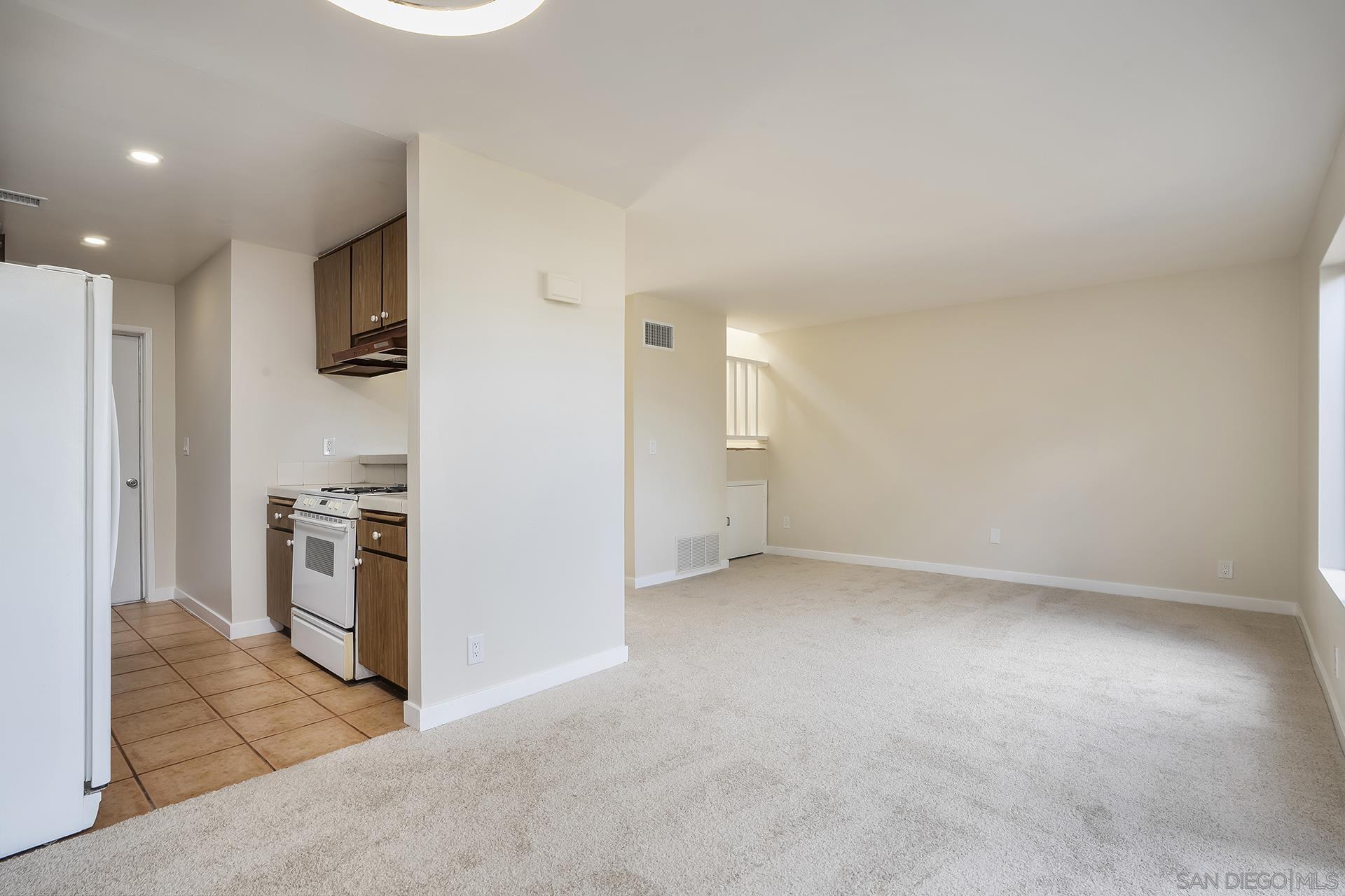 Detail Gallery Image 10 of 28 For 2014  Terraspiro Ave, Spring Valley,  CA 91977 - 2 Beds | 1/1 Baths