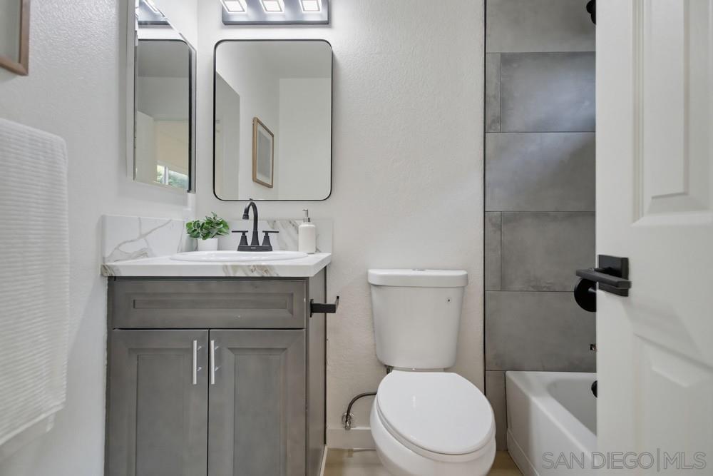 Detail Gallery Image 17 of 34 For 2909  Keats St  #11,  San Diego,  CA 92106 - 2 Beds | 2 Baths
