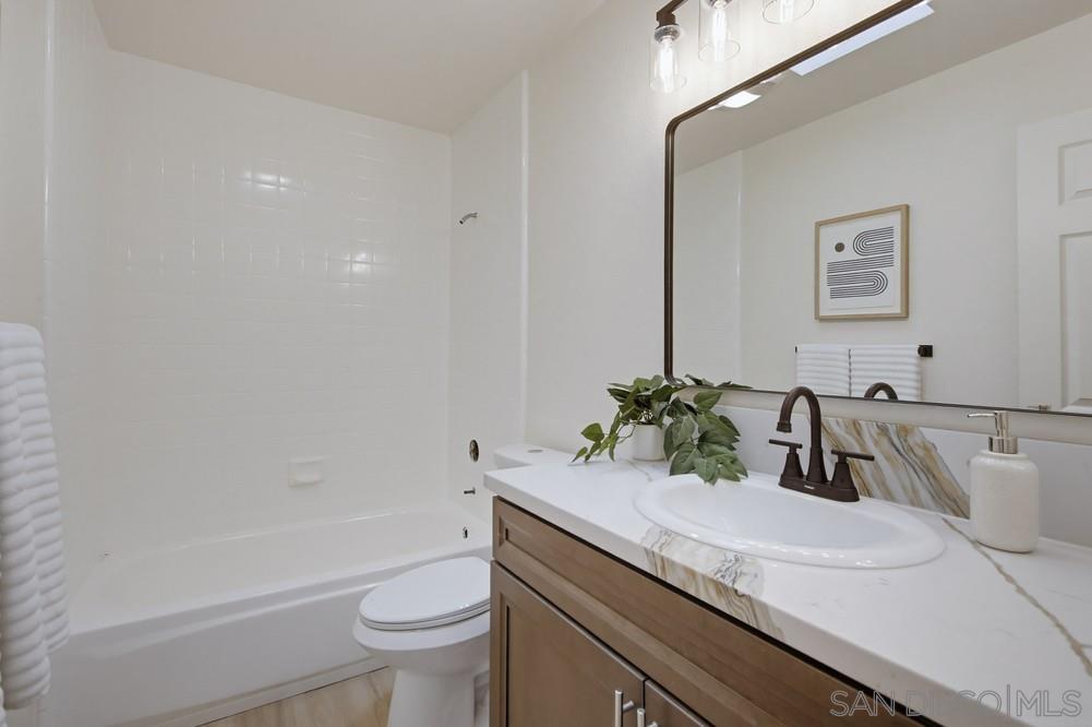 Detail Gallery Image 27 of 34 For 2909  Keats St  #11,  San Diego,  CA 92106 - 2 Beds | 2 Baths