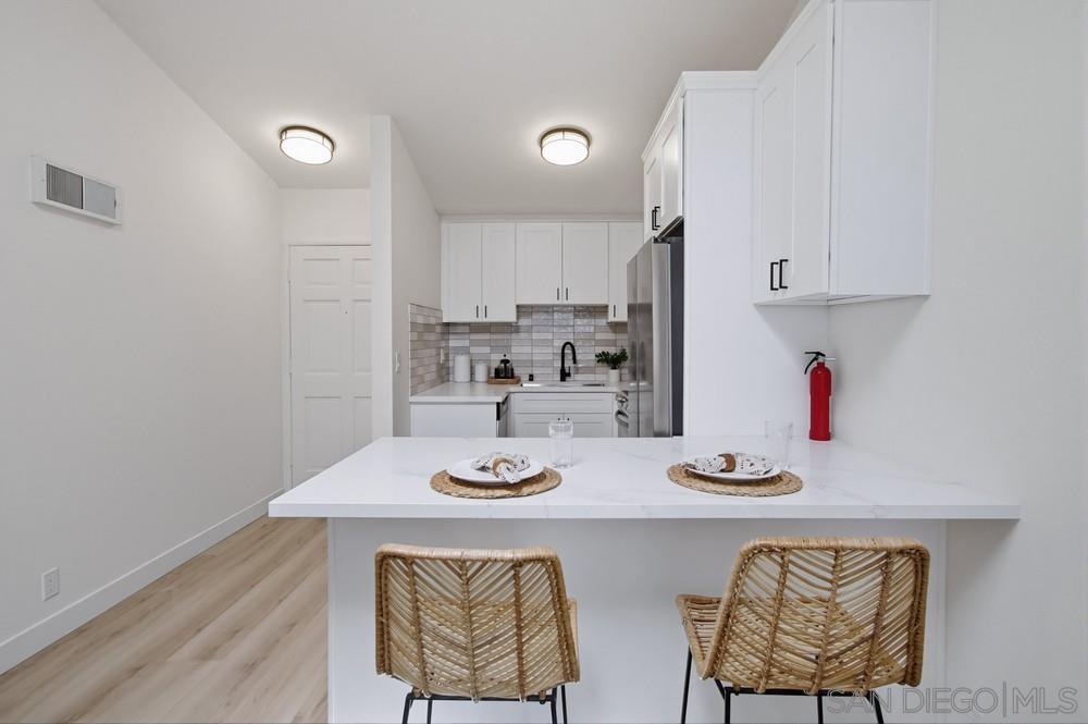 Detail Gallery Image 6 of 34 For 2909  Keats St  #11,  San Diego,  CA 92106 - 2 Beds | 2 Baths