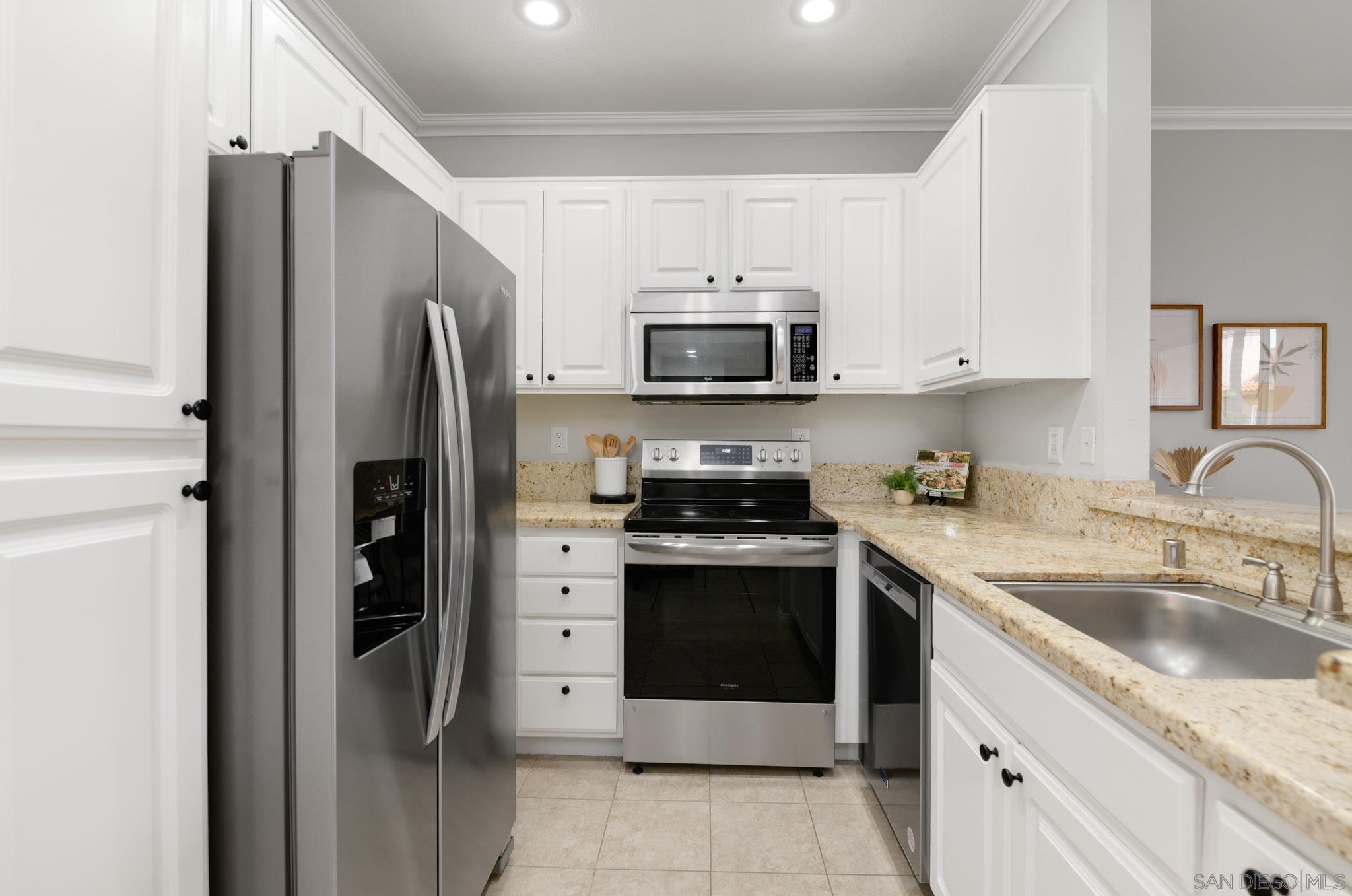 Detail Gallery Image 13 of 33 For 2050  Camino De La Reina  #306,  San Diego,  CA 92108 - 1 Beds | 1 Baths