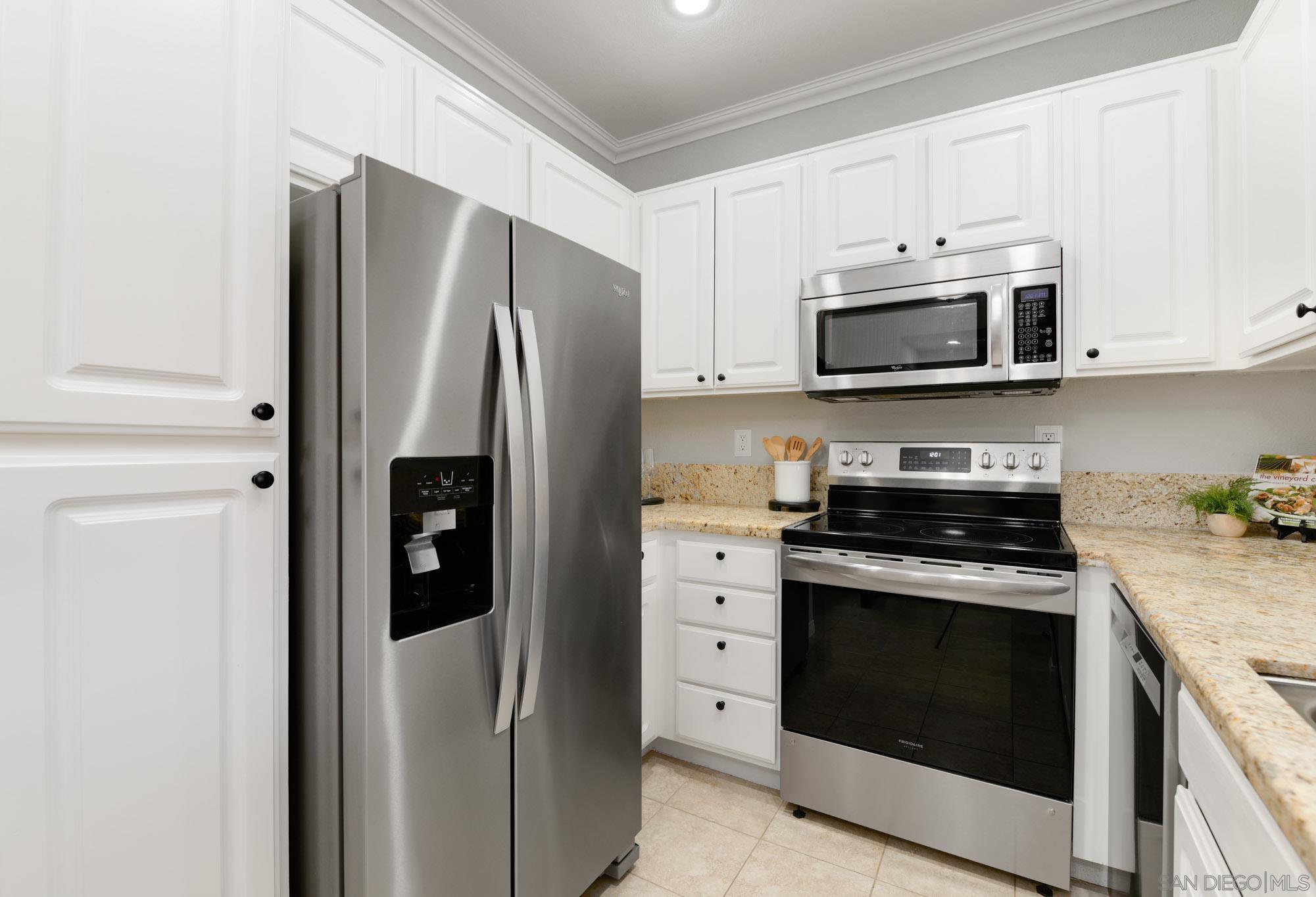 Detail Gallery Image 15 of 33 For 2050  Camino De La Reina  #306,  San Diego,  CA 92108 - 1 Beds | 1 Baths