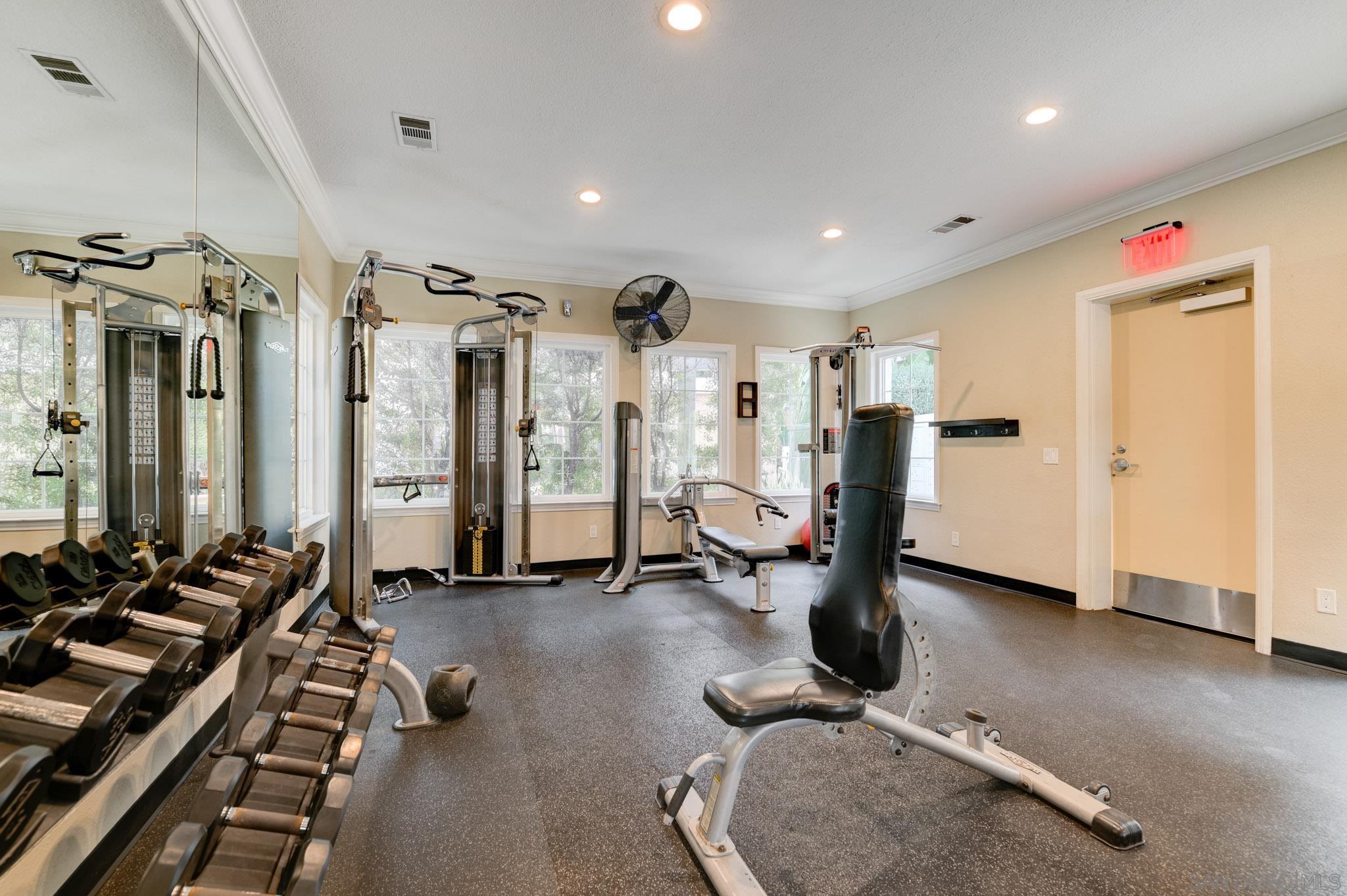 Detail Gallery Image 27 of 33 For 2050  Camino De La Reina  #306,  San Diego,  CA 92108 - 1 Beds | 1 Baths