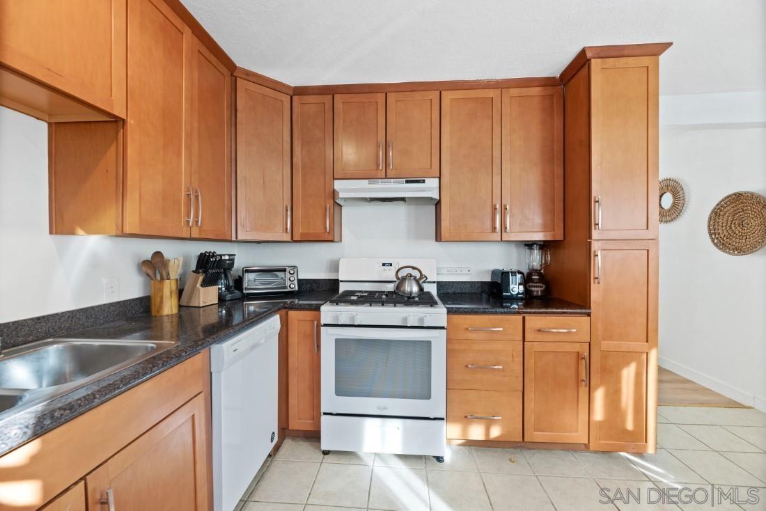 Detail Gallery Image 12 of 23 For 1816  Diamond Street, San Diego,  CA 92109 - 2 Beds | 1 Baths