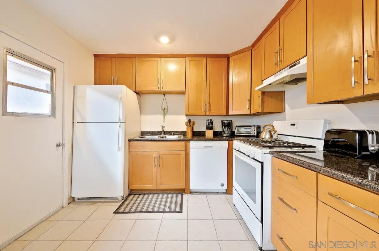 Detail Gallery Image 21 of 23 For 1816  Diamond Street, San Diego,  CA 92109 - 2 Beds | 1 Baths