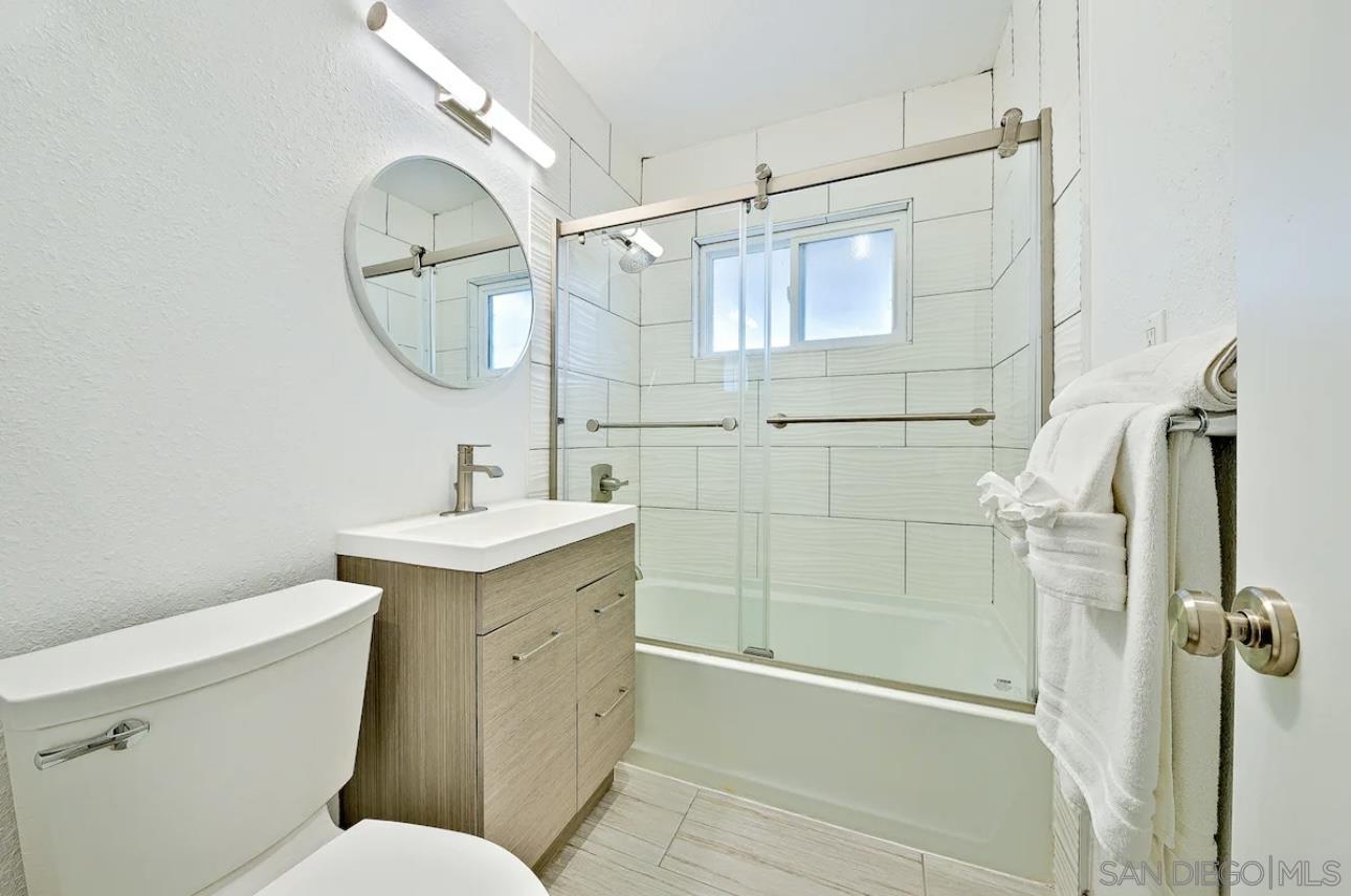 Detail Gallery Image 5 of 23 For 1816  Diamond Street, San Diego,  CA 92109 - 2 Beds | 1 Baths