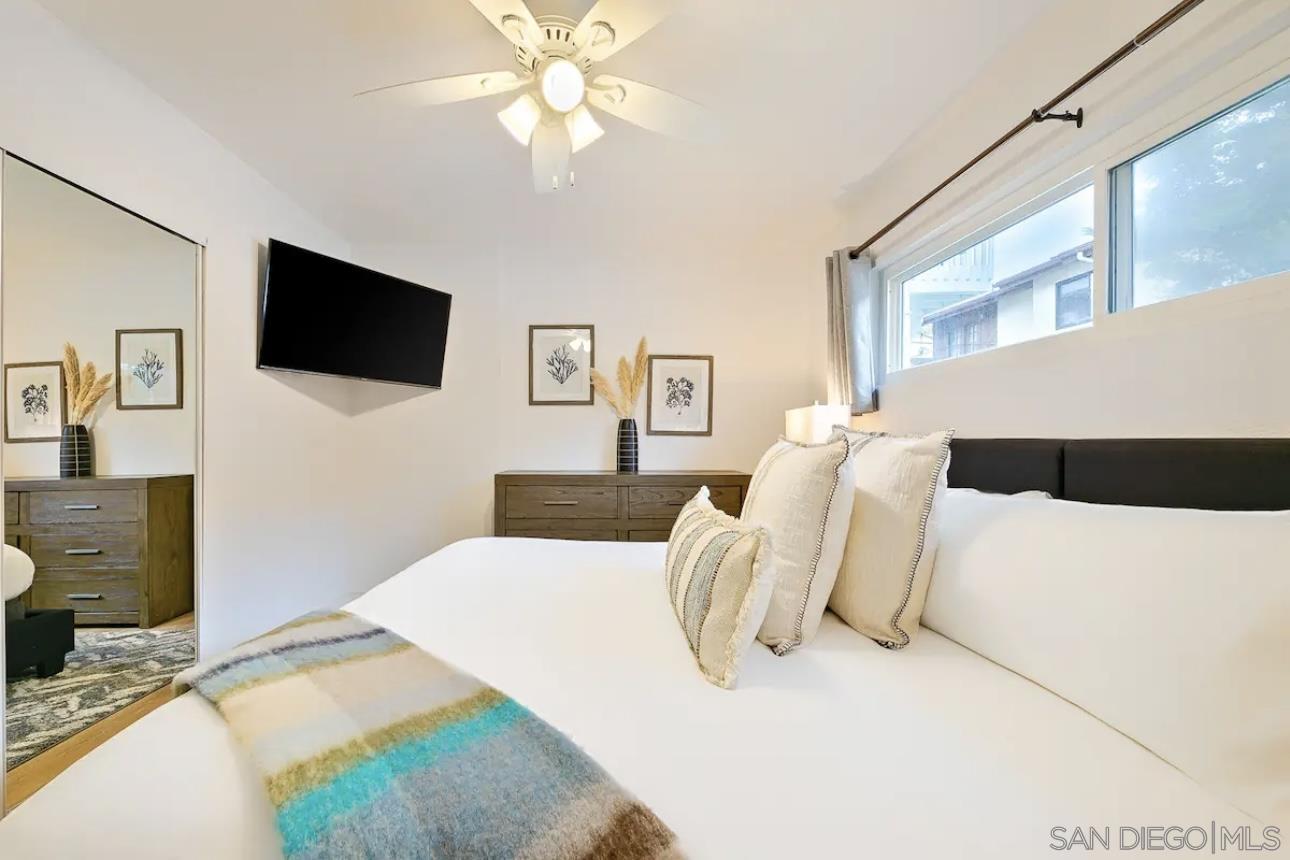 Detail Gallery Image 7 of 23 For 1816  Diamond Street, San Diego,  CA 92109 - 2 Beds | 1 Baths