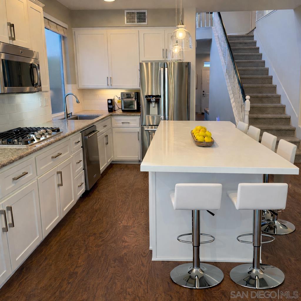 Detail Gallery Image 3 of 29 For 2916 W Canyon Ave, San Diego,  CA 92123 - 5 Beds | 3 Baths