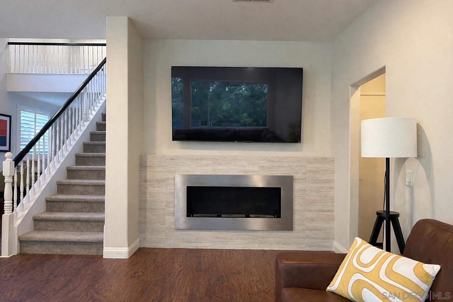 Detail Gallery Image 5 of 29 For 2916 W Canyon Ave, San Diego,  CA 92123 - 5 Beds | 3 Baths