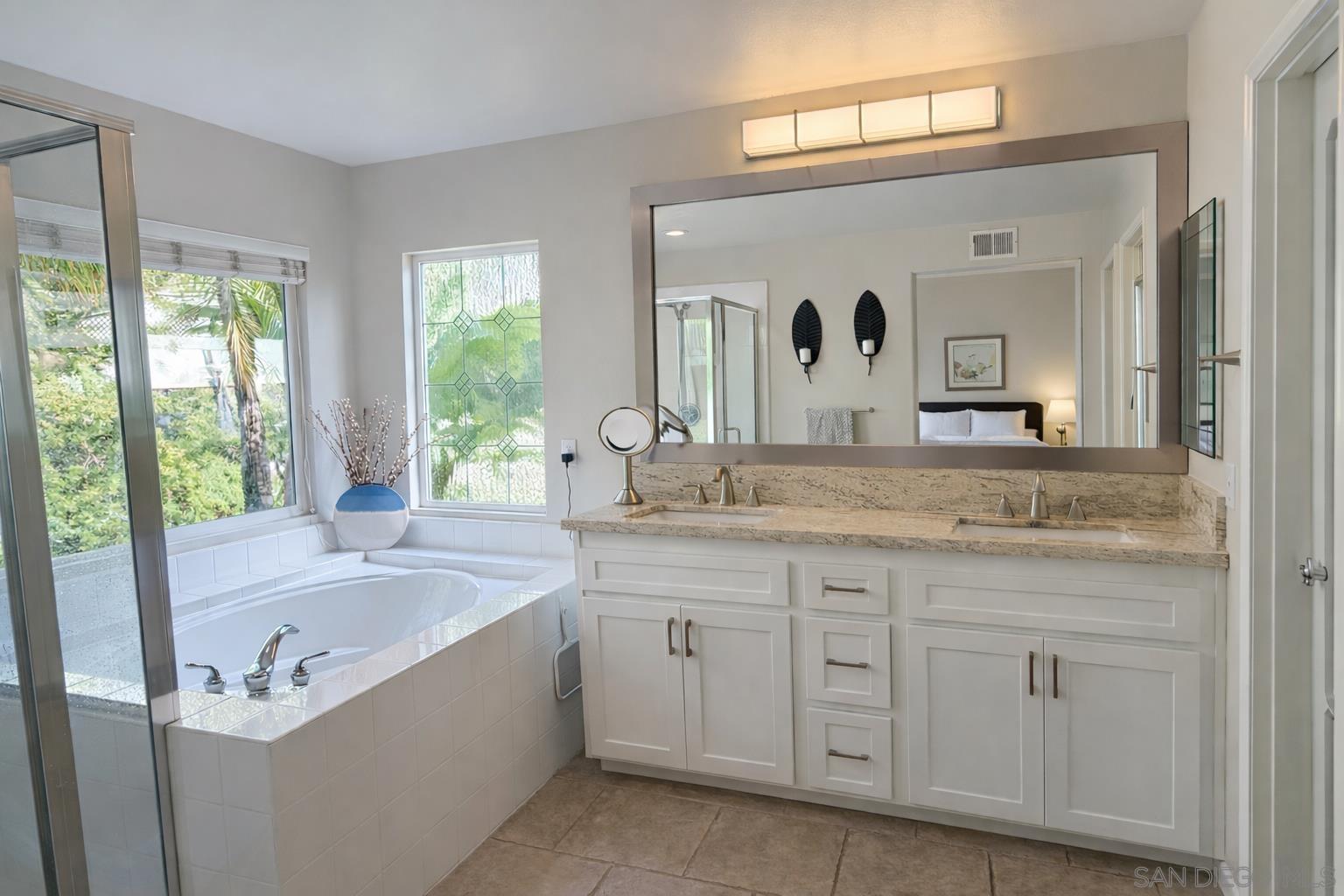 Detail Gallery Image 10 of 29 For 2916 W Canyon Ave, San Diego,  CA 92123 - 5 Beds | 3 Baths