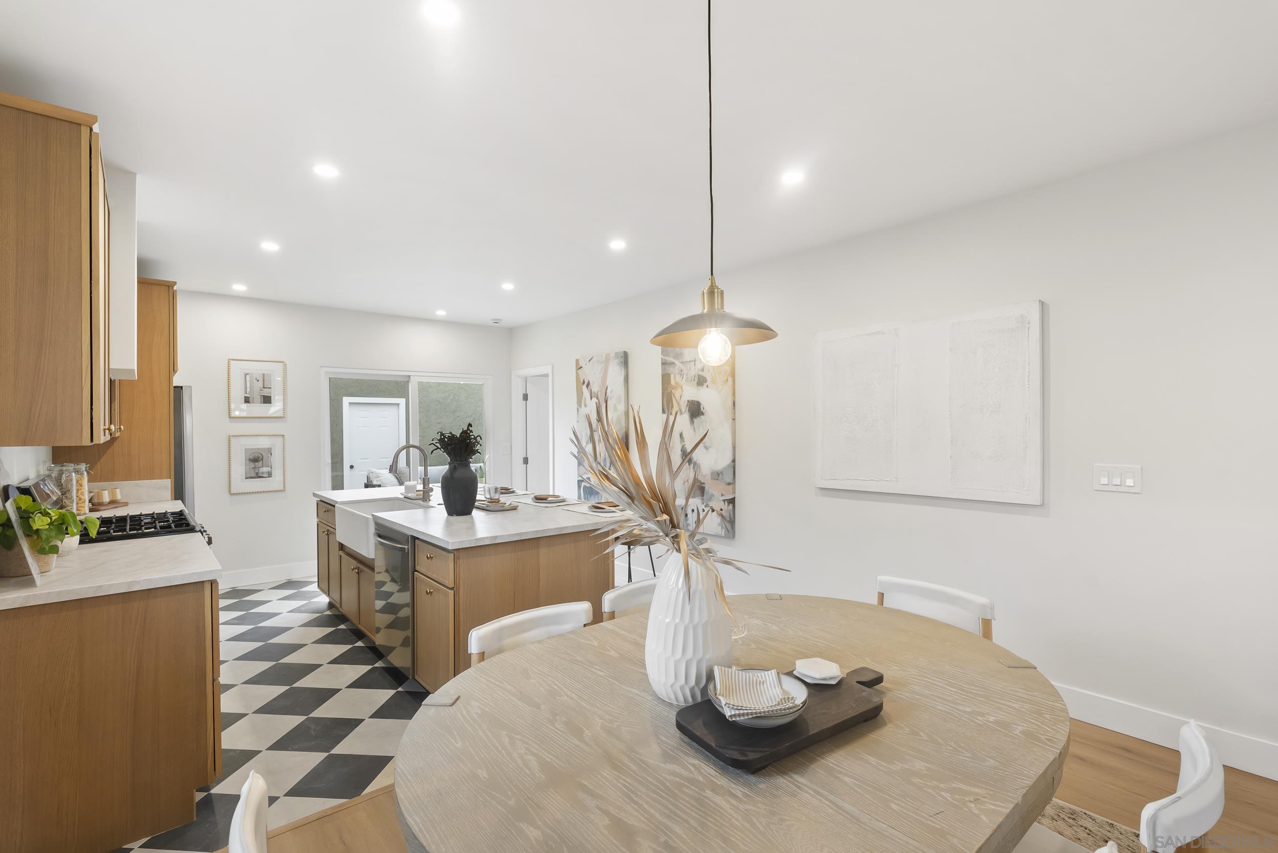 Detail Gallery Image 11 of 27 For 2129  31st St, San Diego,  CA 92104 - 2 Beds | 2 Baths