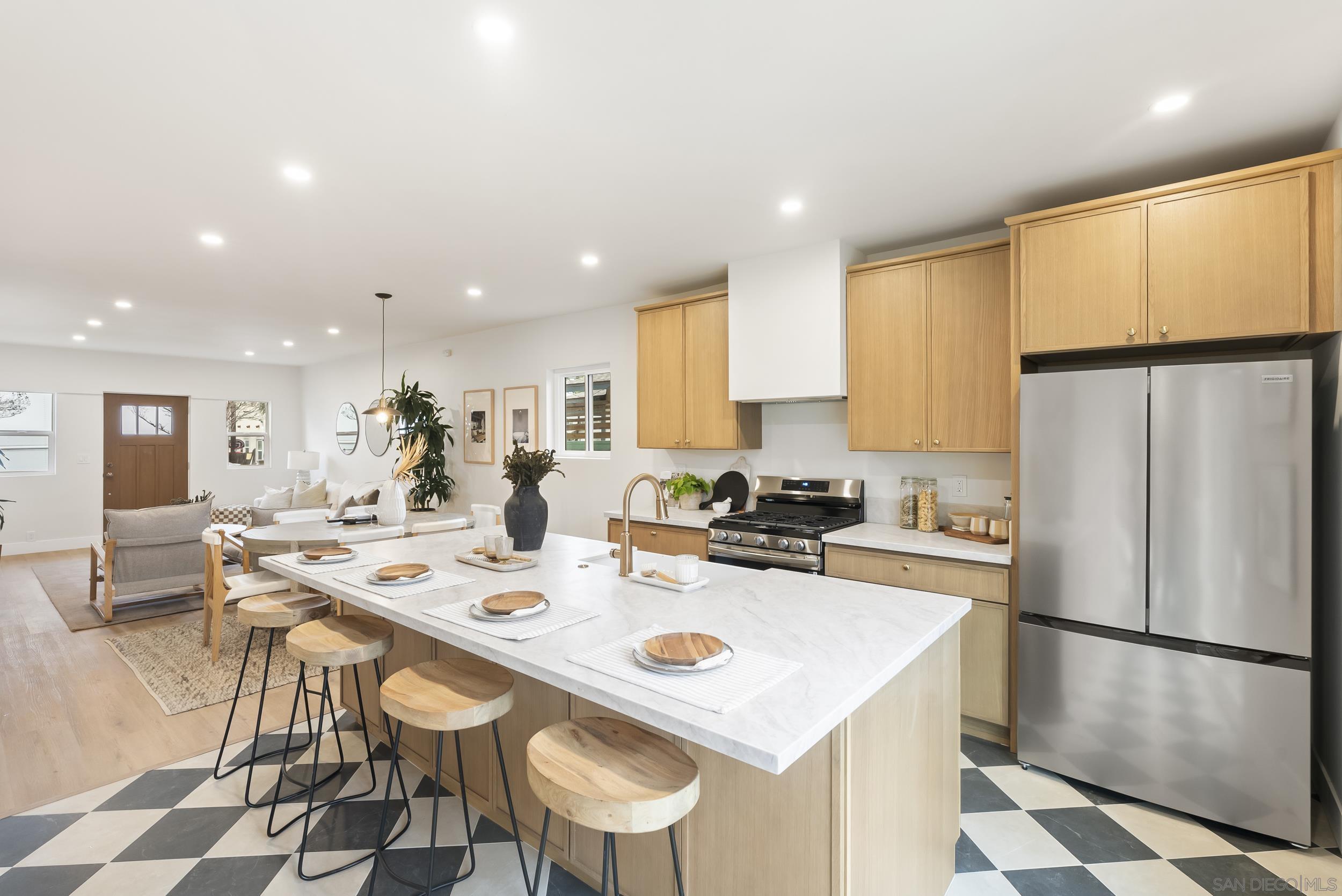 Detail Gallery Image 5 of 27 For 2129  31st St, San Diego,  CA 92104 - 2 Beds | 2 Baths