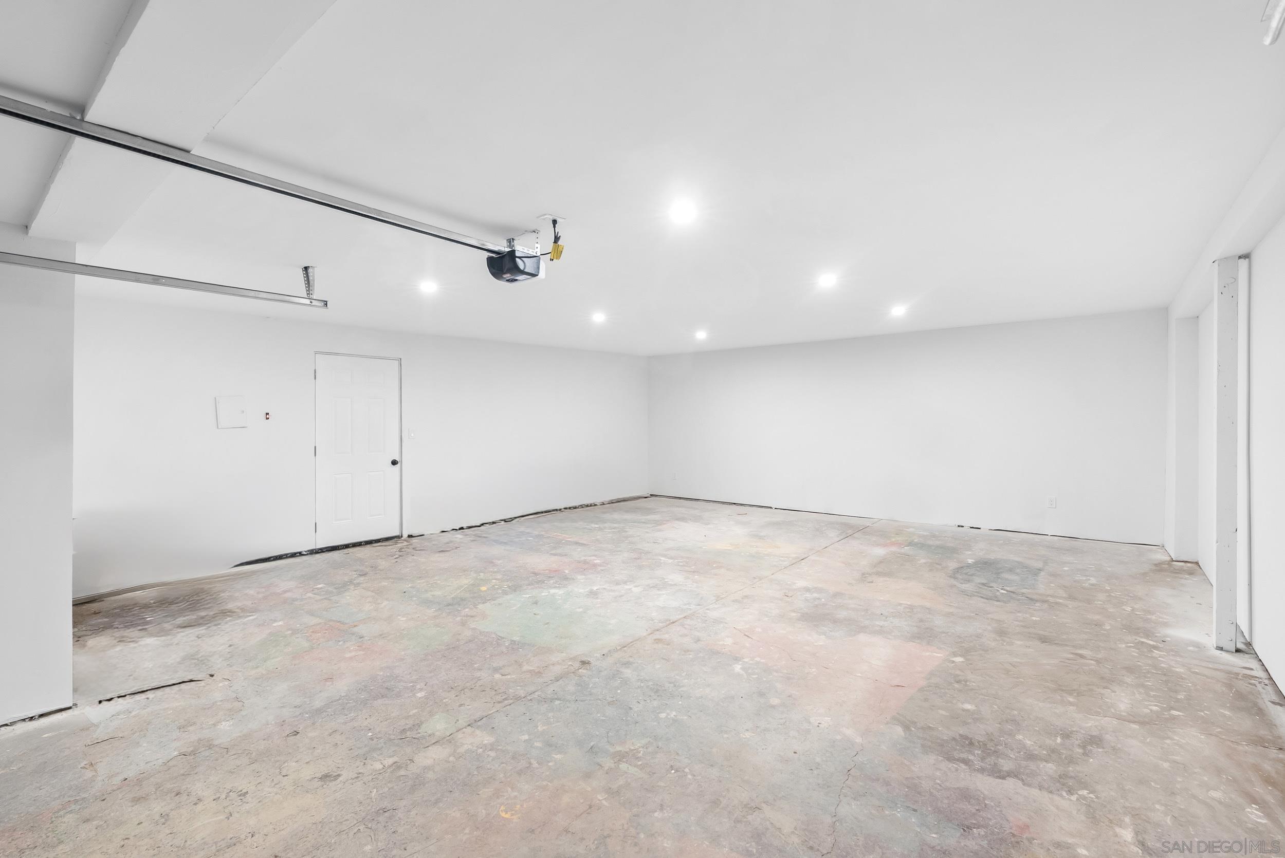 Detail Gallery Image 8 of 27 For 2129  31st St, San Diego,  CA 92104 - 2 Beds | 2 Baths