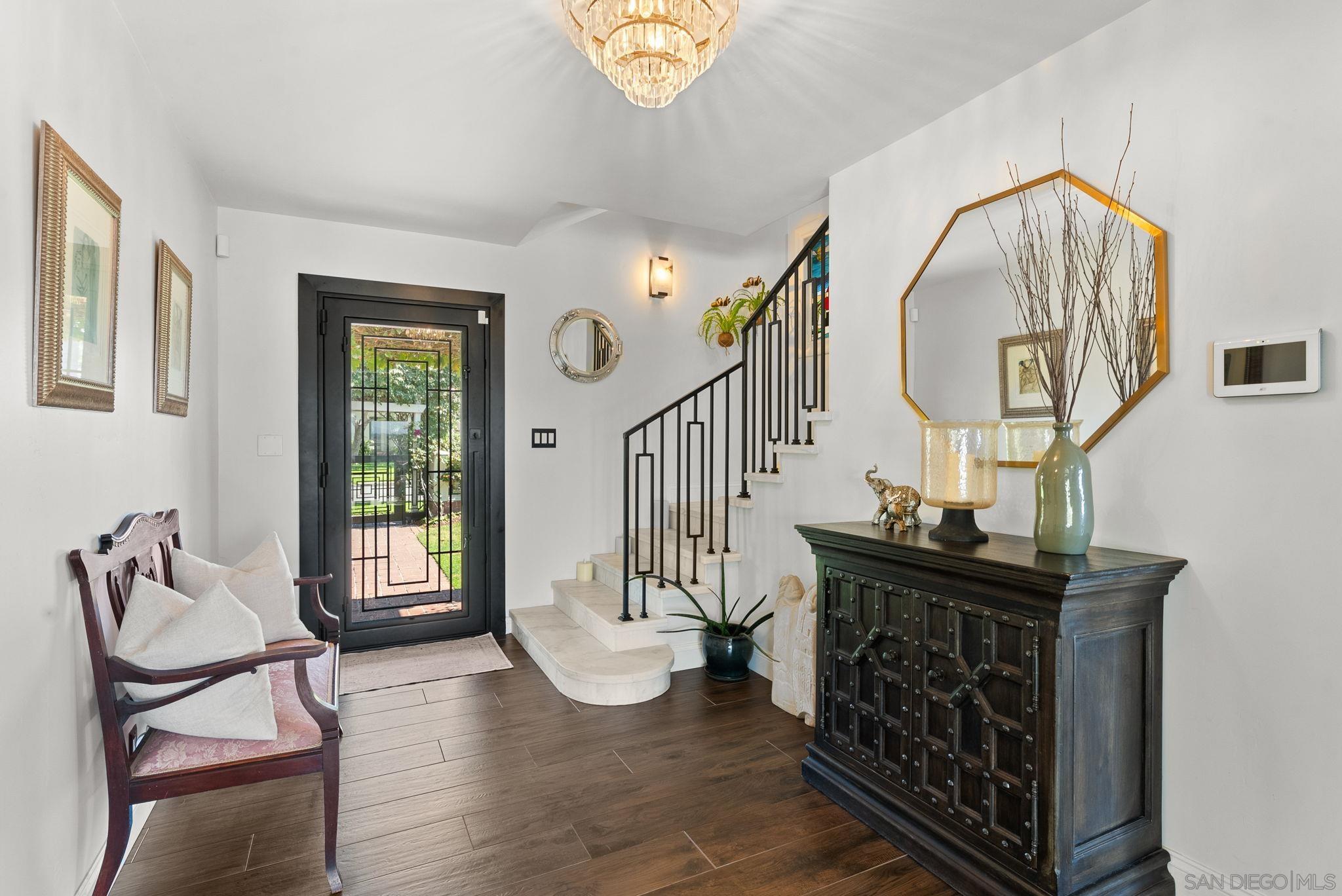 Detail Gallery Image 7 of 69 For 4136  Palisades Road, San Diego,  CA 92116 - 6 Beds | 3/1 Baths