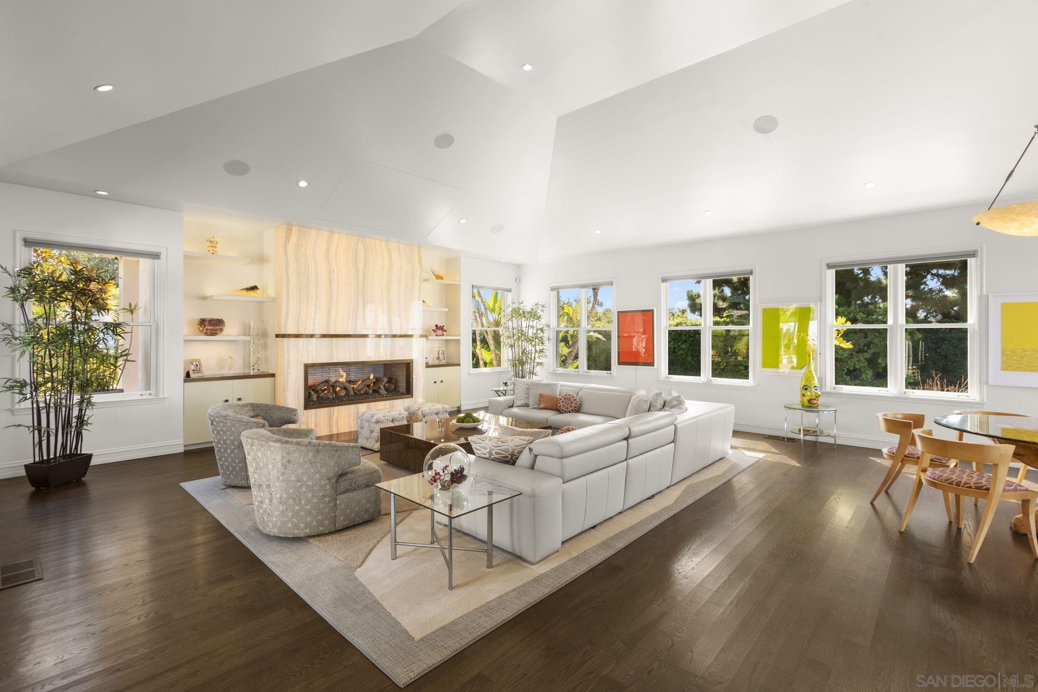 Detail Gallery Image 11 of 26 For 1515  El Camino Del Teatro, La Jolla,  CA 92037 - 7 Beds | 5/2 Baths