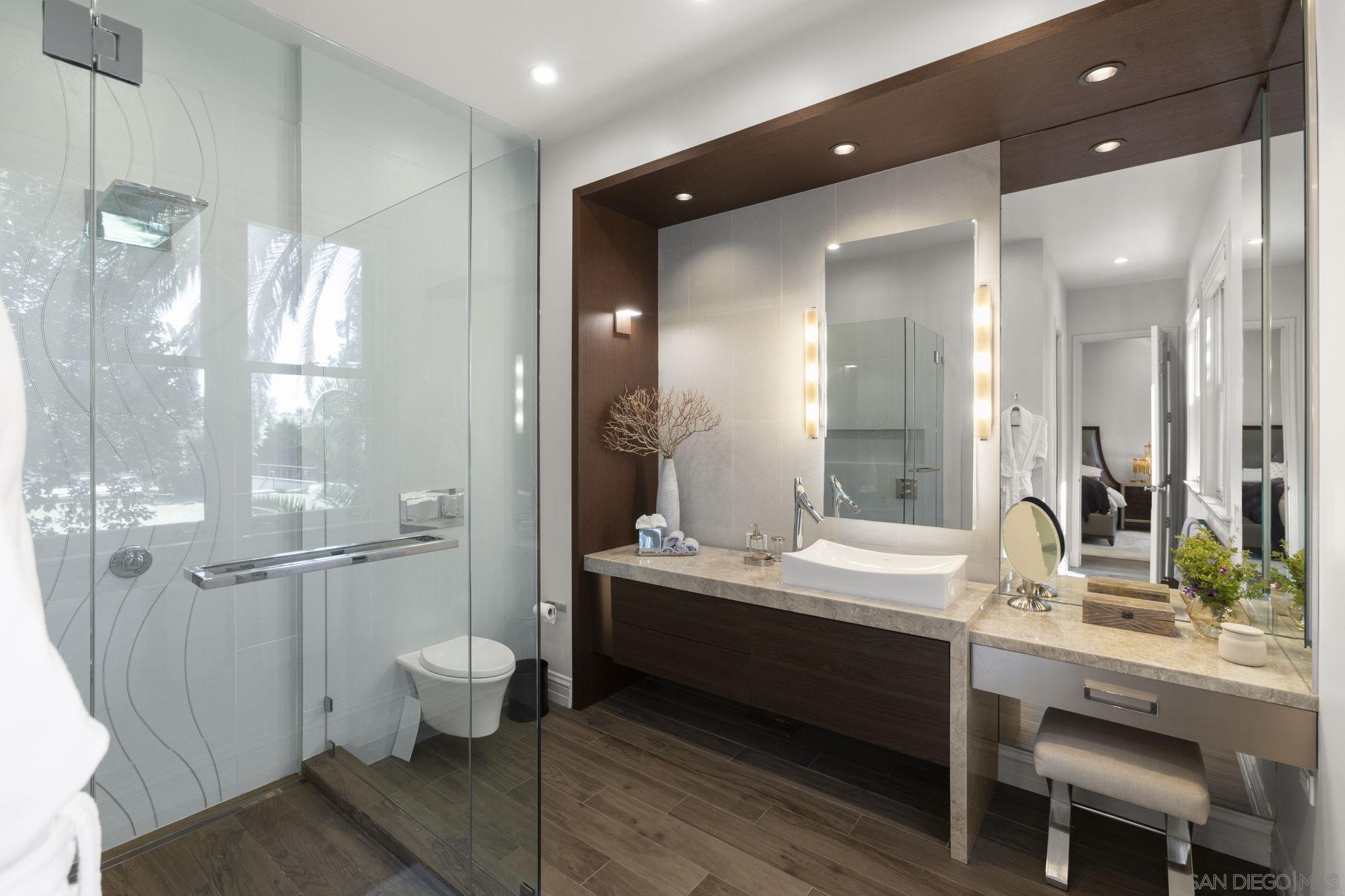 Detail Gallery Image 15 of 26 For 1515  El Camino Del Teatro, La Jolla,  CA 92037 - 7 Beds | 5/2 Baths