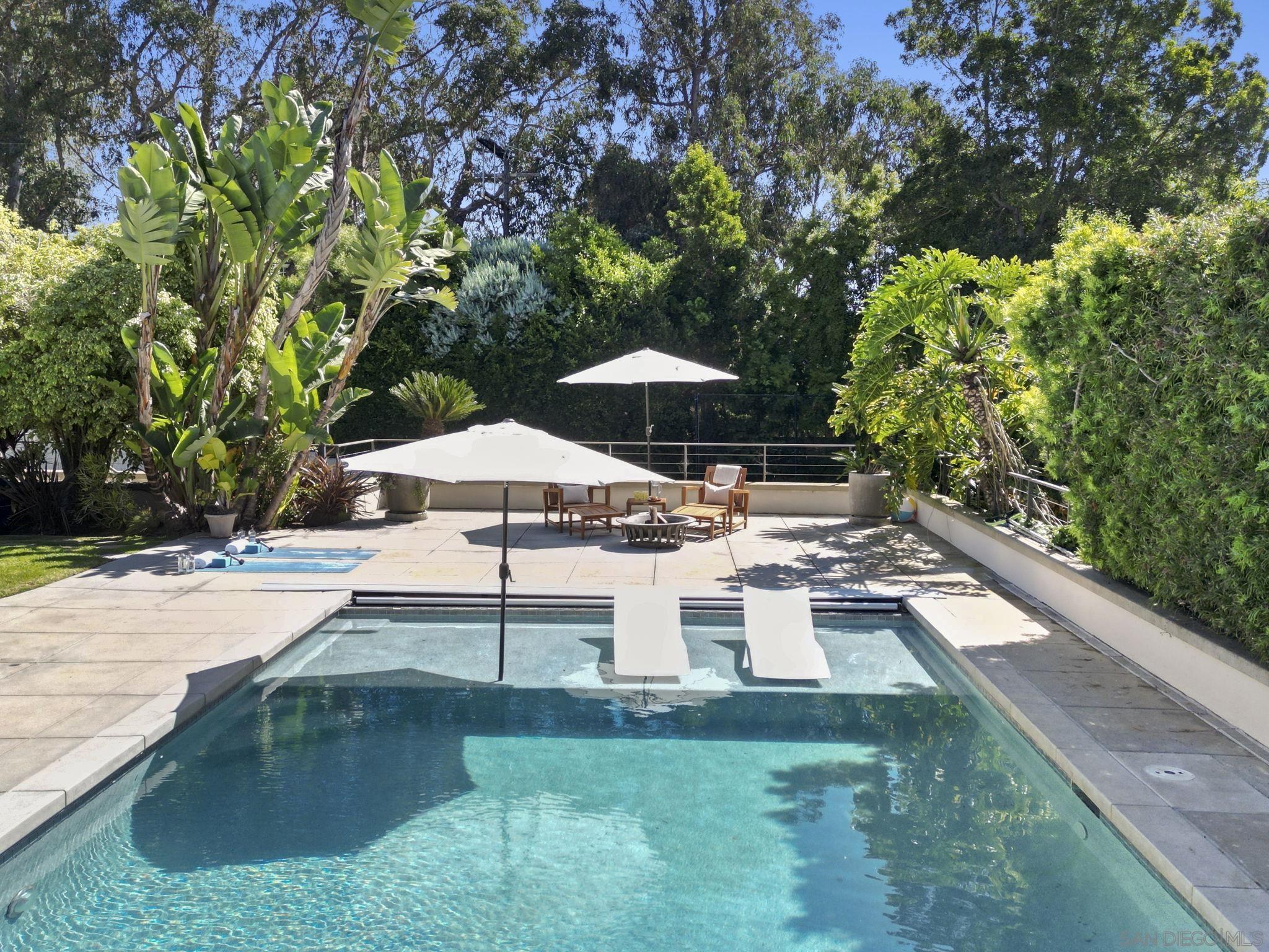 Detail Gallery Image 18 of 26 For 1515  El Camino Del Teatro, La Jolla,  CA 92037 - 7 Beds | 5/2 Baths