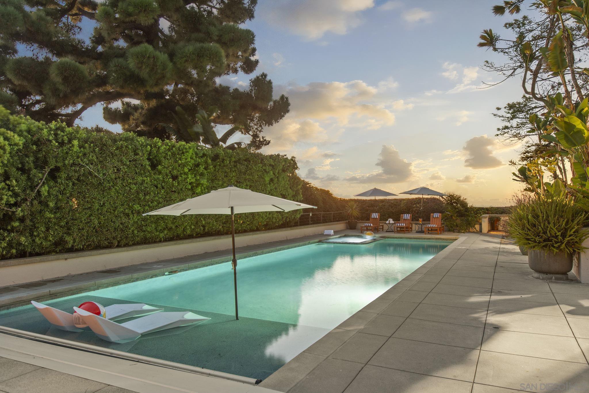 Detail Gallery Image 20 of 26 For 1515  El Camino Del Teatro, La Jolla,  CA 92037 - 7 Beds | 5/2 Baths