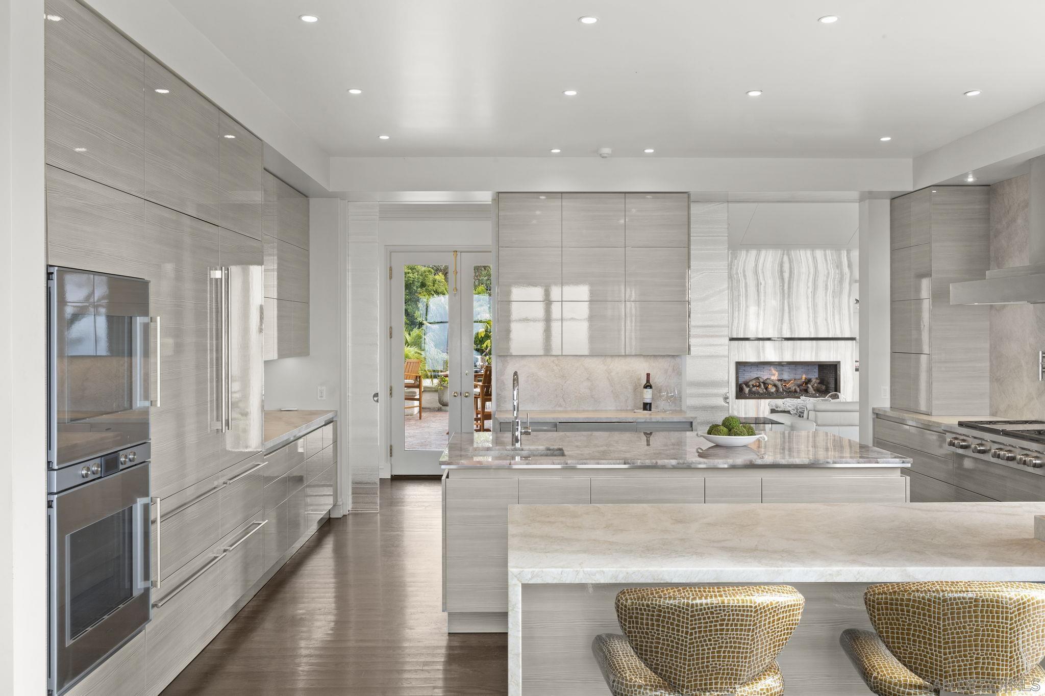 Detail Gallery Image 9 of 26 For 1515  El Camino Del Teatro, La Jolla,  CA 92037 - 7 Beds | 5/2 Baths