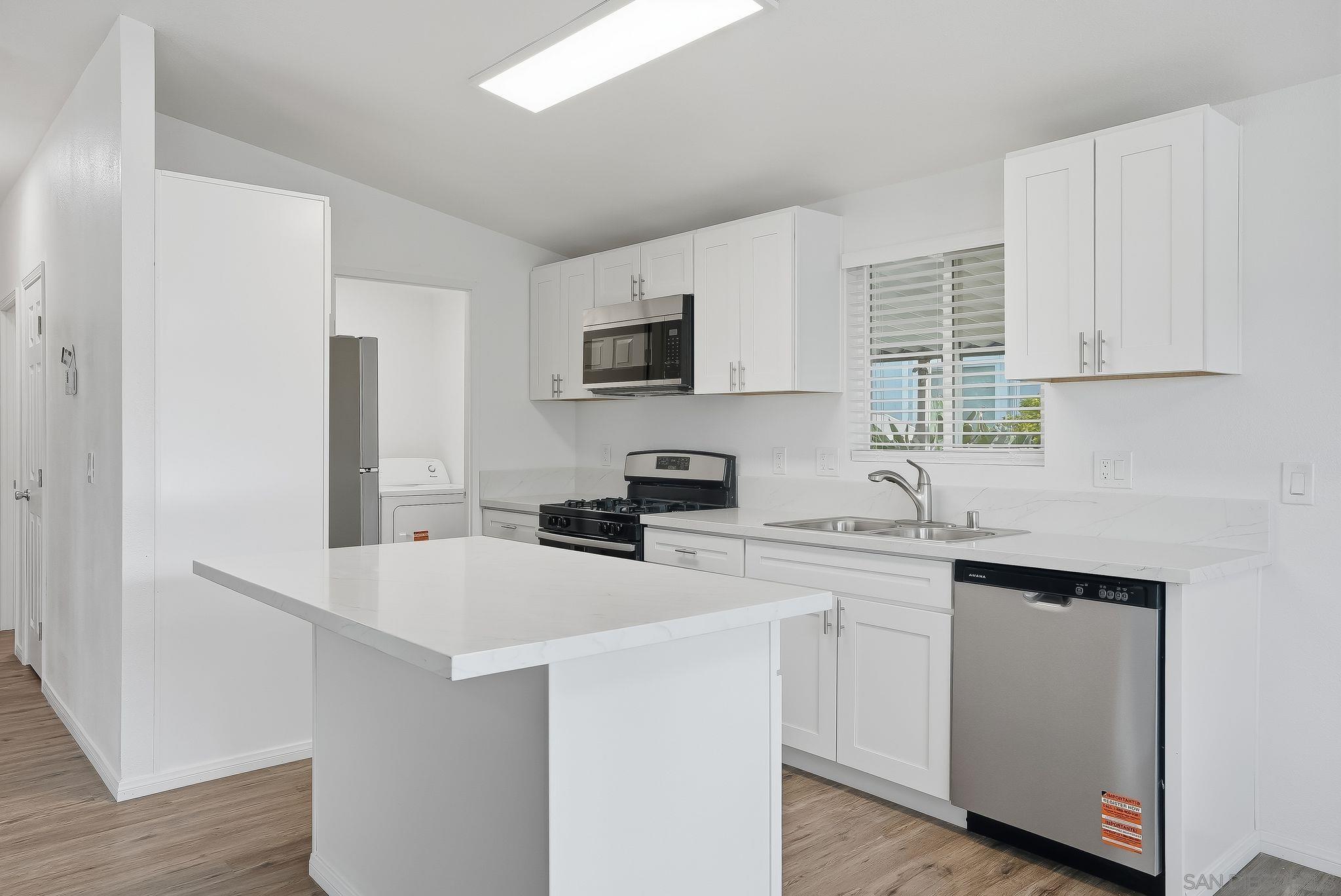 Detail Gallery Image 2 of 29 For 13594  Highway 8 Business  #33,  Lakeside,  CA 92040 - 2 Beds | 2 Baths