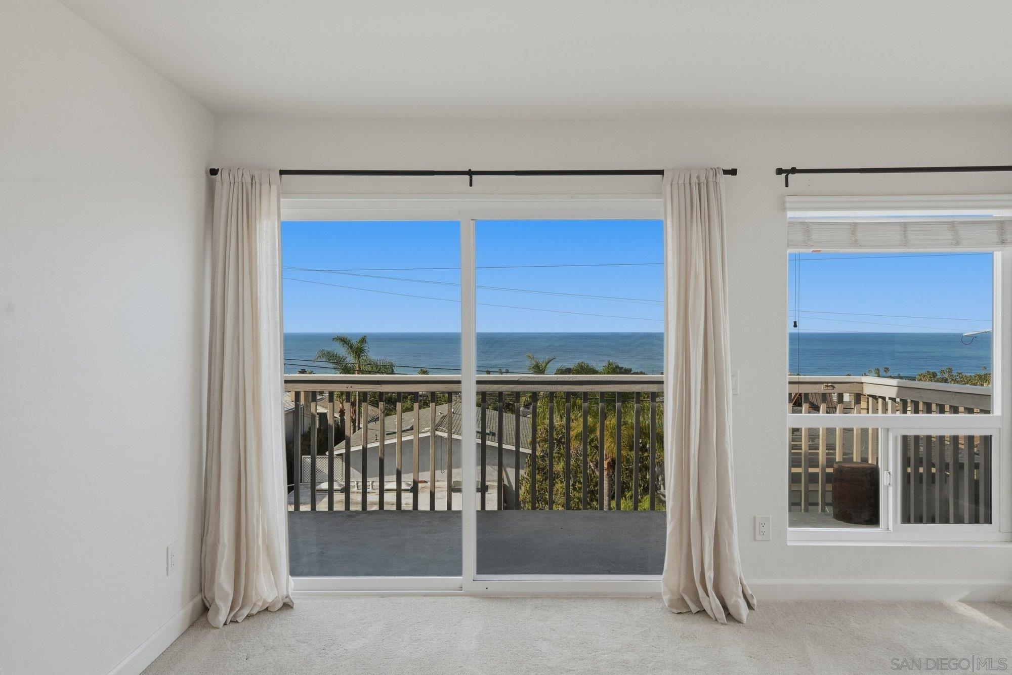 Detail Gallery Image 12 of 32 For 2280  Cambridge Ave, Cardiff By The Sea,  CA 92007 - 3 Beds | 2/1 Baths