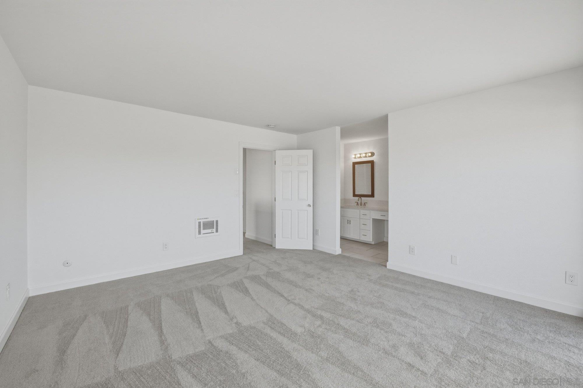 Detail Gallery Image 13 of 32 For 2280  Cambridge Ave, Cardiff By The Sea,  CA 92007 - 3 Beds | 2/1 Baths