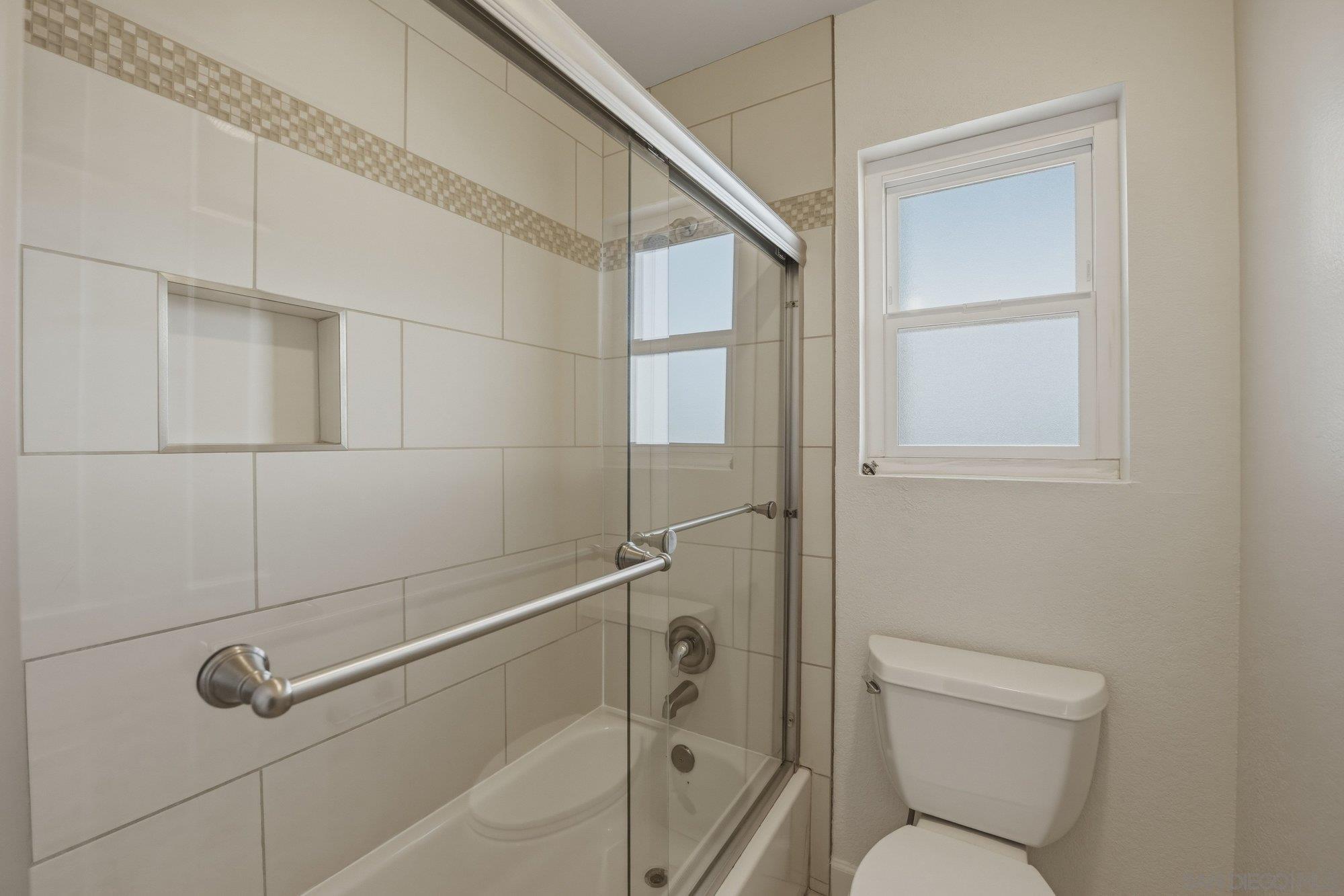 Detail Gallery Image 15 of 32 For 2280  Cambridge Ave, Cardiff By The Sea,  CA 92007 - 3 Beds | 2/1 Baths