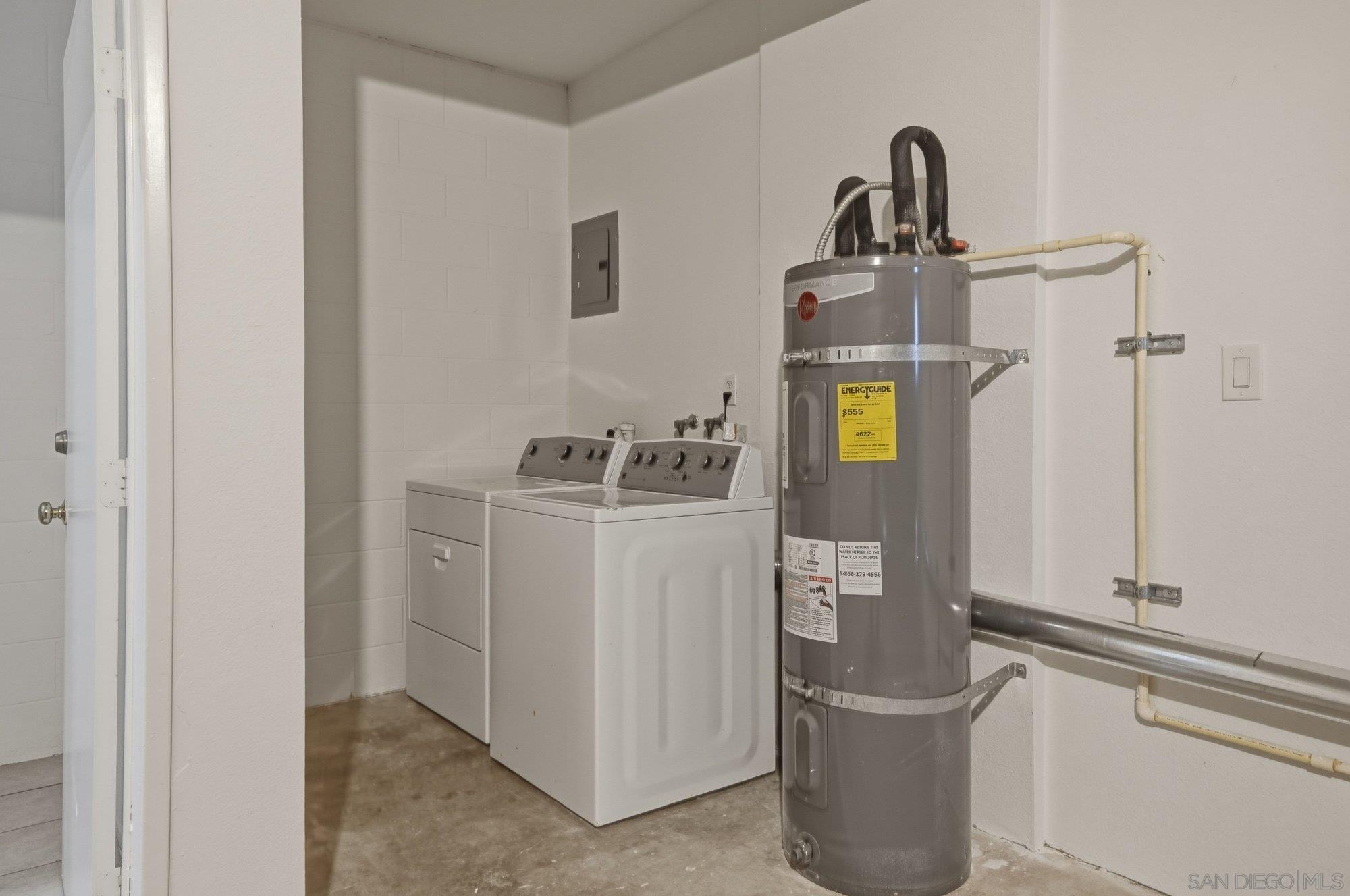 Detail Gallery Image 20 of 32 For 2280  Cambridge Ave, Cardiff By The Sea,  CA 92007 - 3 Beds | 2/1 Baths