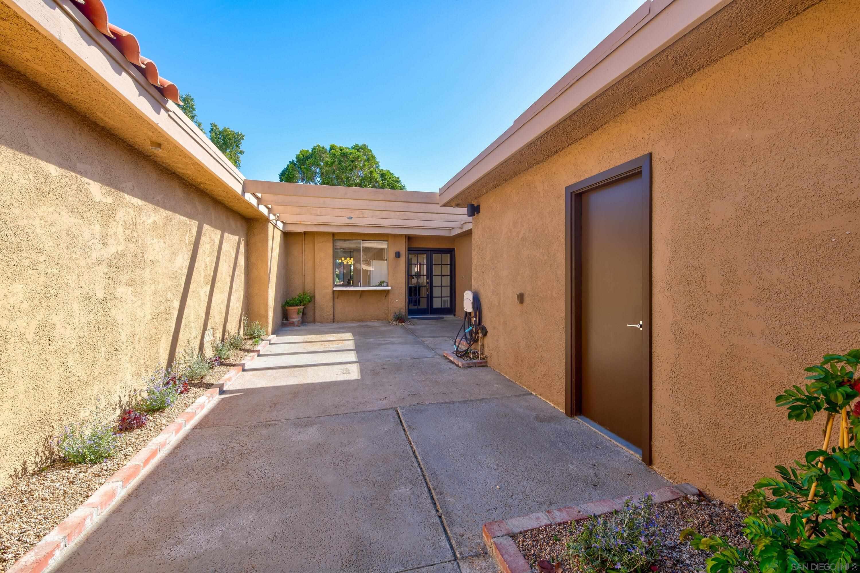 Detail Gallery Image 4 of 49 For 19  Granada Dr, Rancho Mirage,  CA 92270 - 2 Beds | 2 Baths