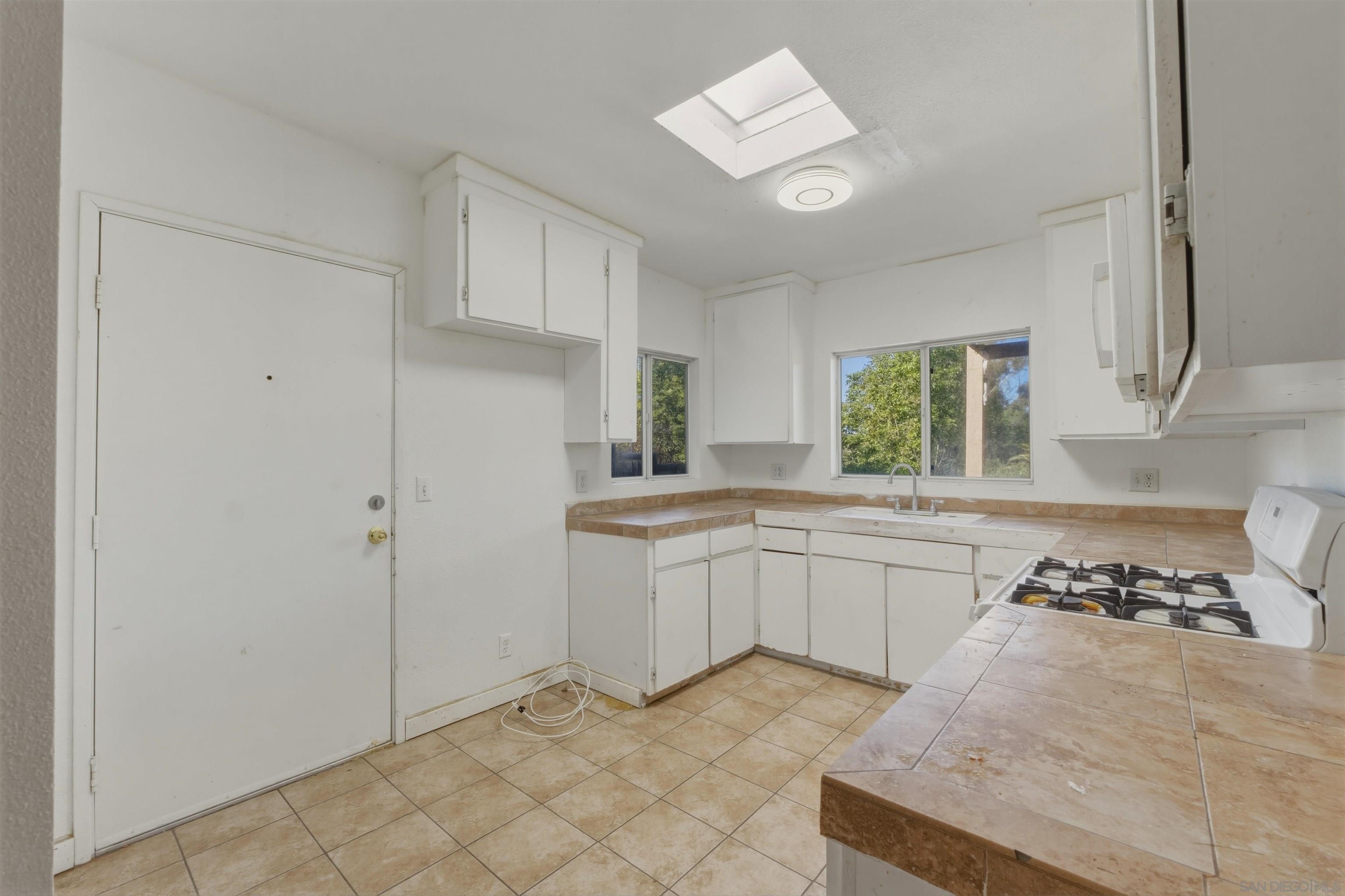 Detail Gallery Image 5 of 61 For 7380  Mohawk St., La Mesa,  CA 91942 - – Beds | – Baths