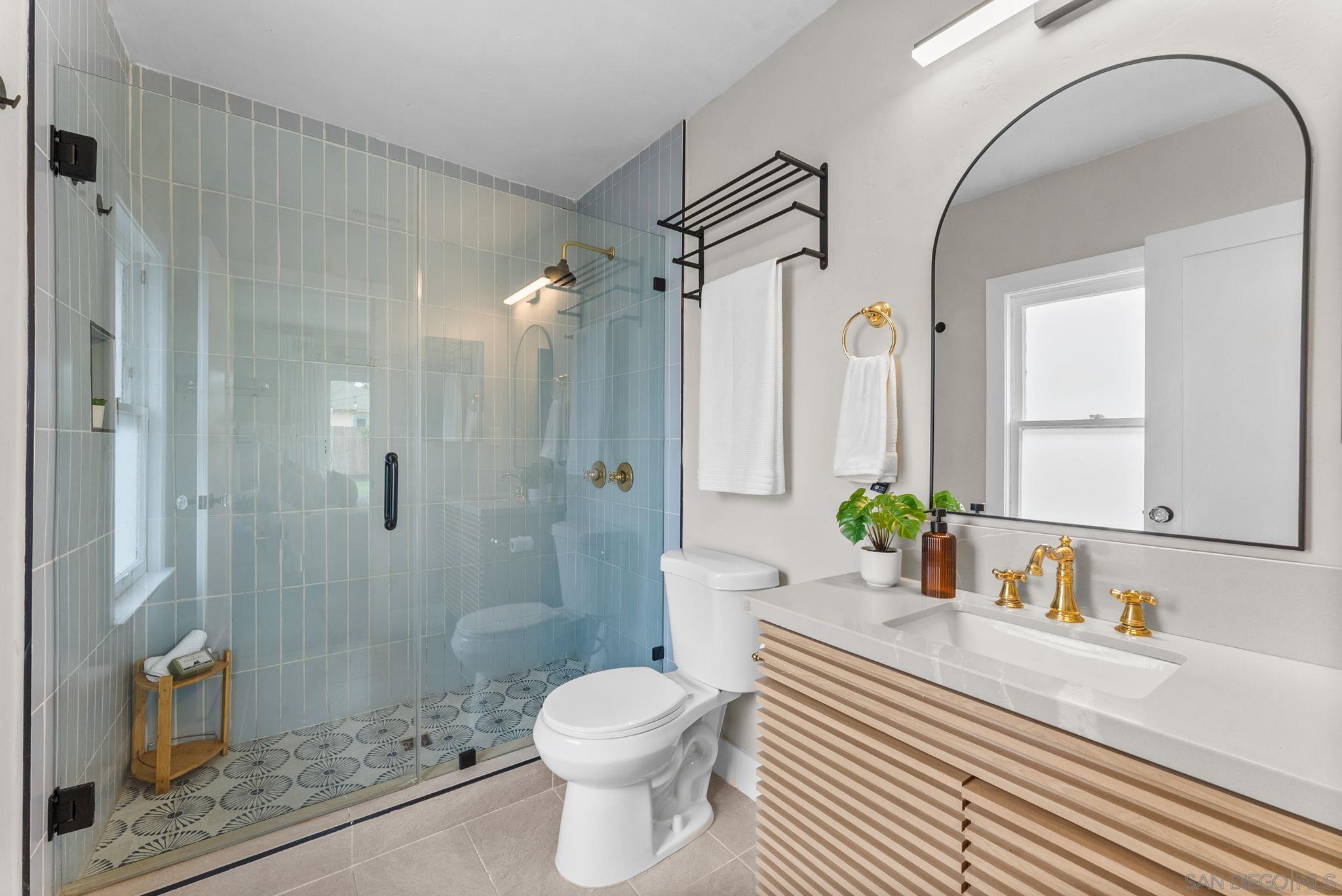 Detail Gallery Image 16 of 25 For 1634  Fern Street, San Diego,  CA 92102 - 2 Beds | 2 Baths