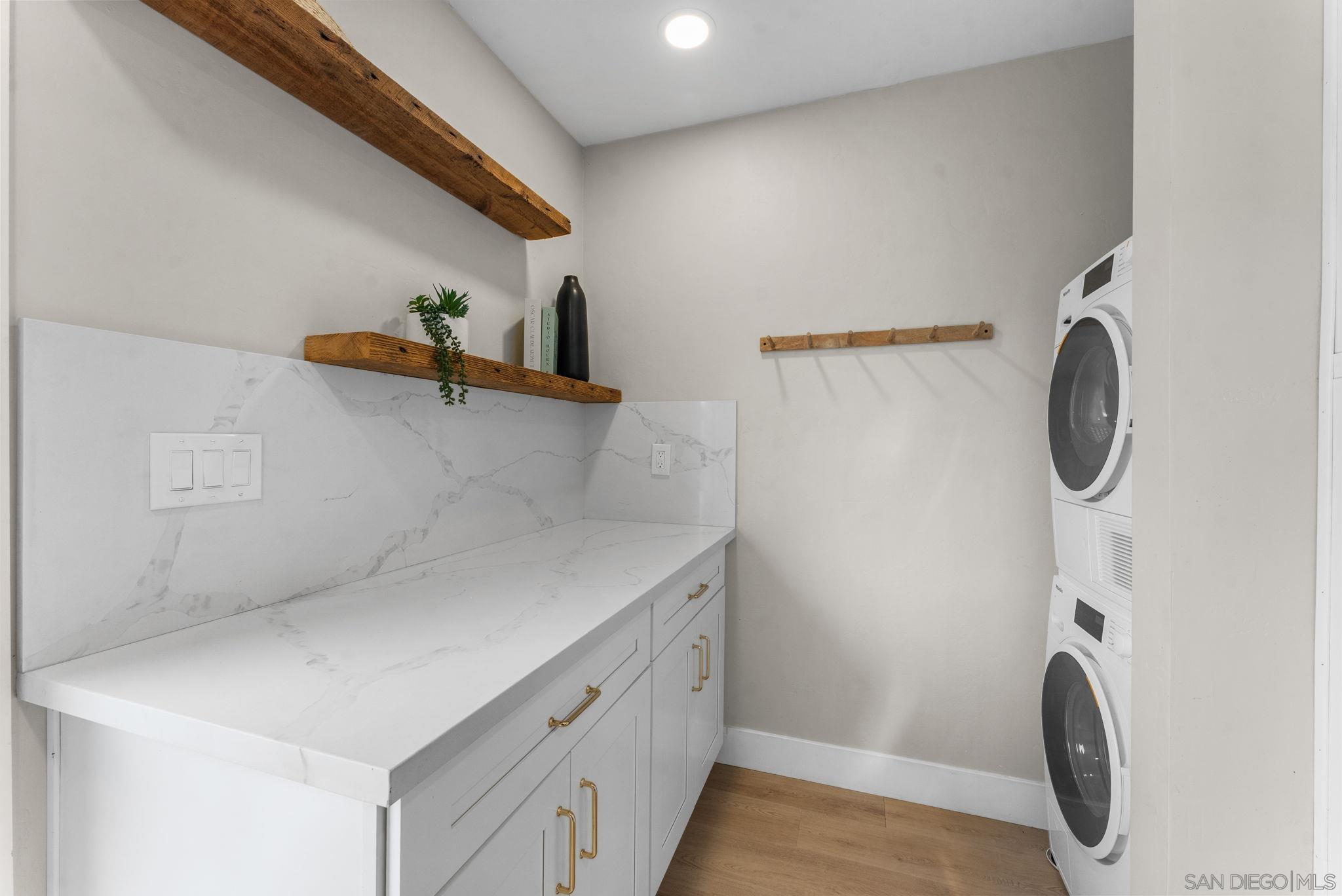 Detail Gallery Image 10 of 25 For 1634  Fern Street, San Diego,  CA 92102 - 2 Beds | 2 Baths