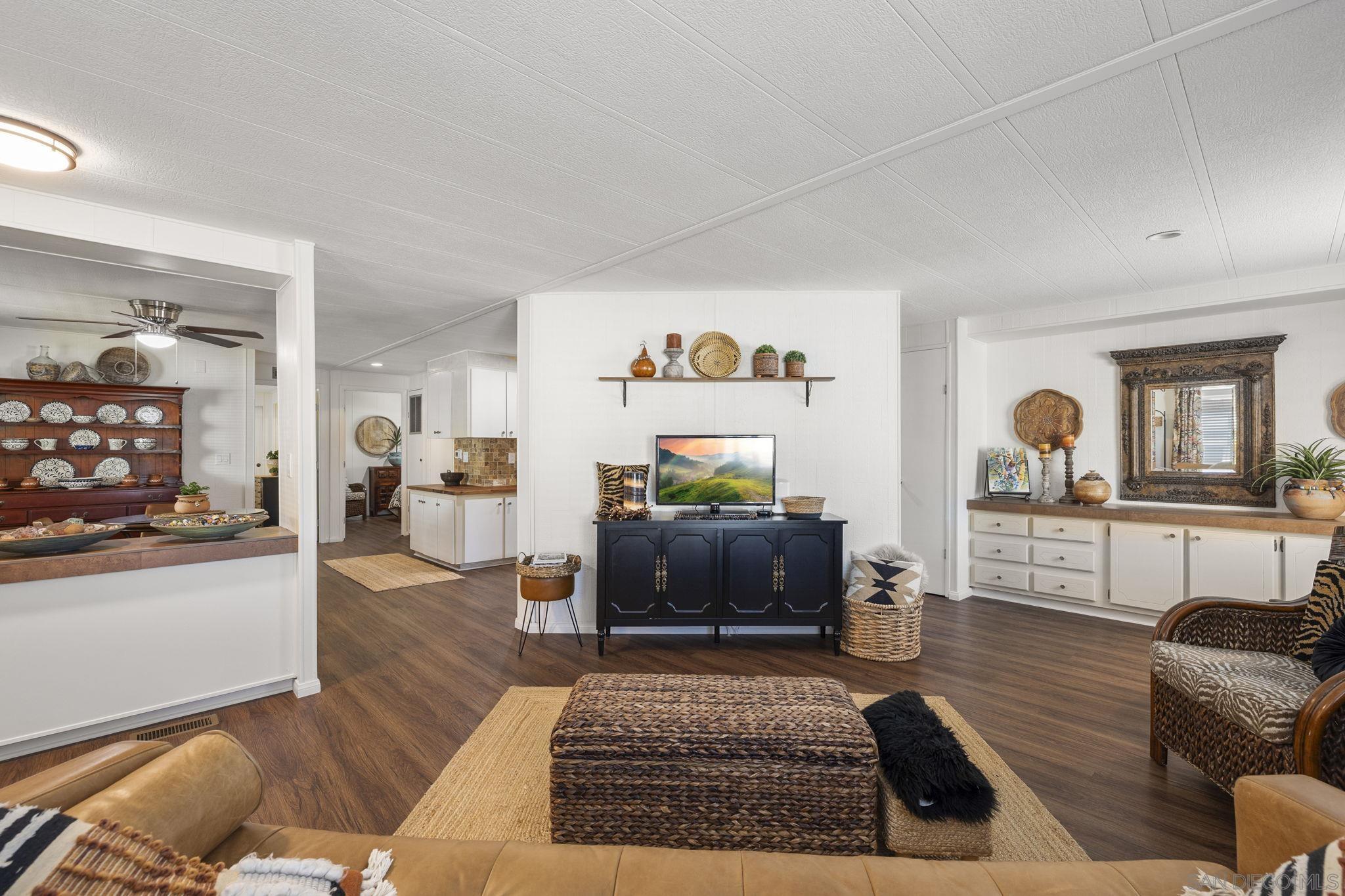 Front Image Thumbnail for SD260004105