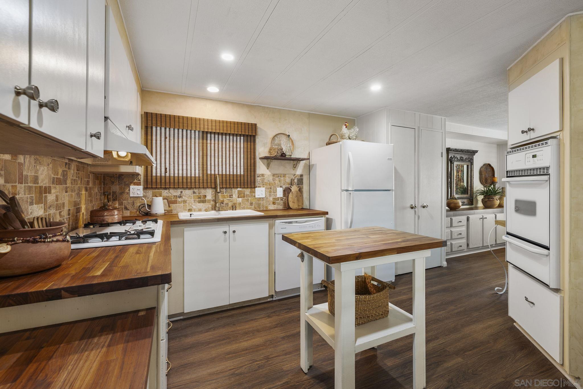 Detail Gallery Image 5 of 37 For 1401 W El Norte Pkwy  Spc 309,  San Marcos,  CA 92069 - 2 Beds | 2 Baths