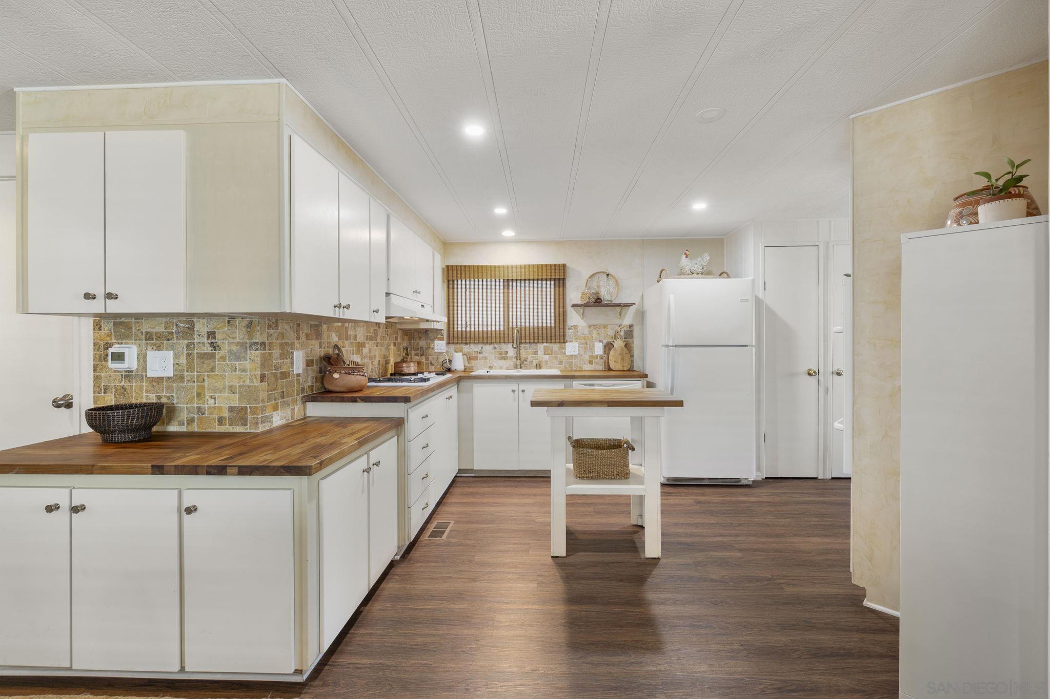 Detail Gallery Image 8 of 37 For 1401 W El Norte Pkwy  Spc 309,  San Marcos,  CA 92069 - 2 Beds | 2 Baths