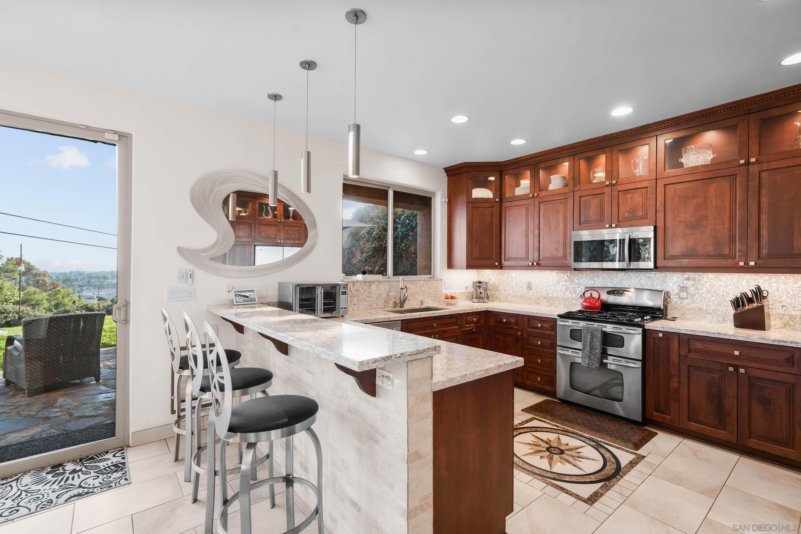 Detail Gallery Image 11 of 49 For 3812  Costa Bella Way, La Mesa,  CA 91941 - 3 Beds | 2/1 Baths