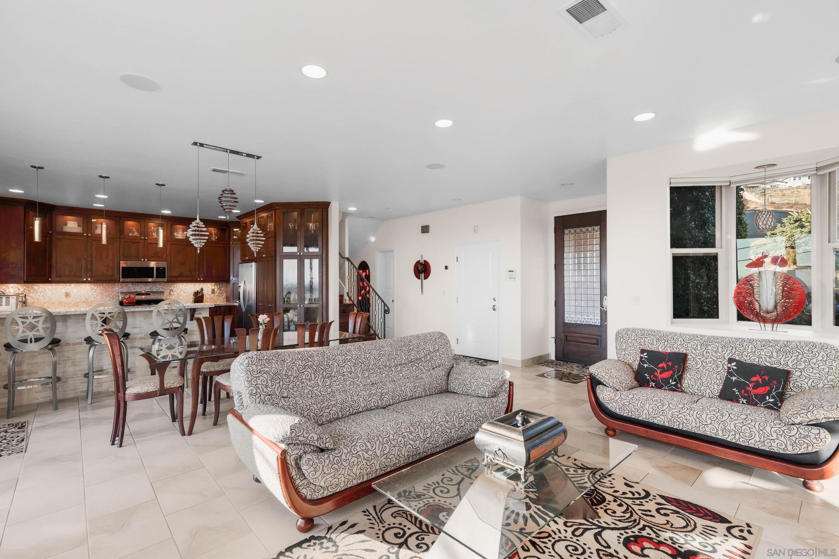 Detail Gallery Image 16 of 49 For 3812  Costa Bella Way, La Mesa,  CA 91941 - 3 Beds | 2/1 Baths