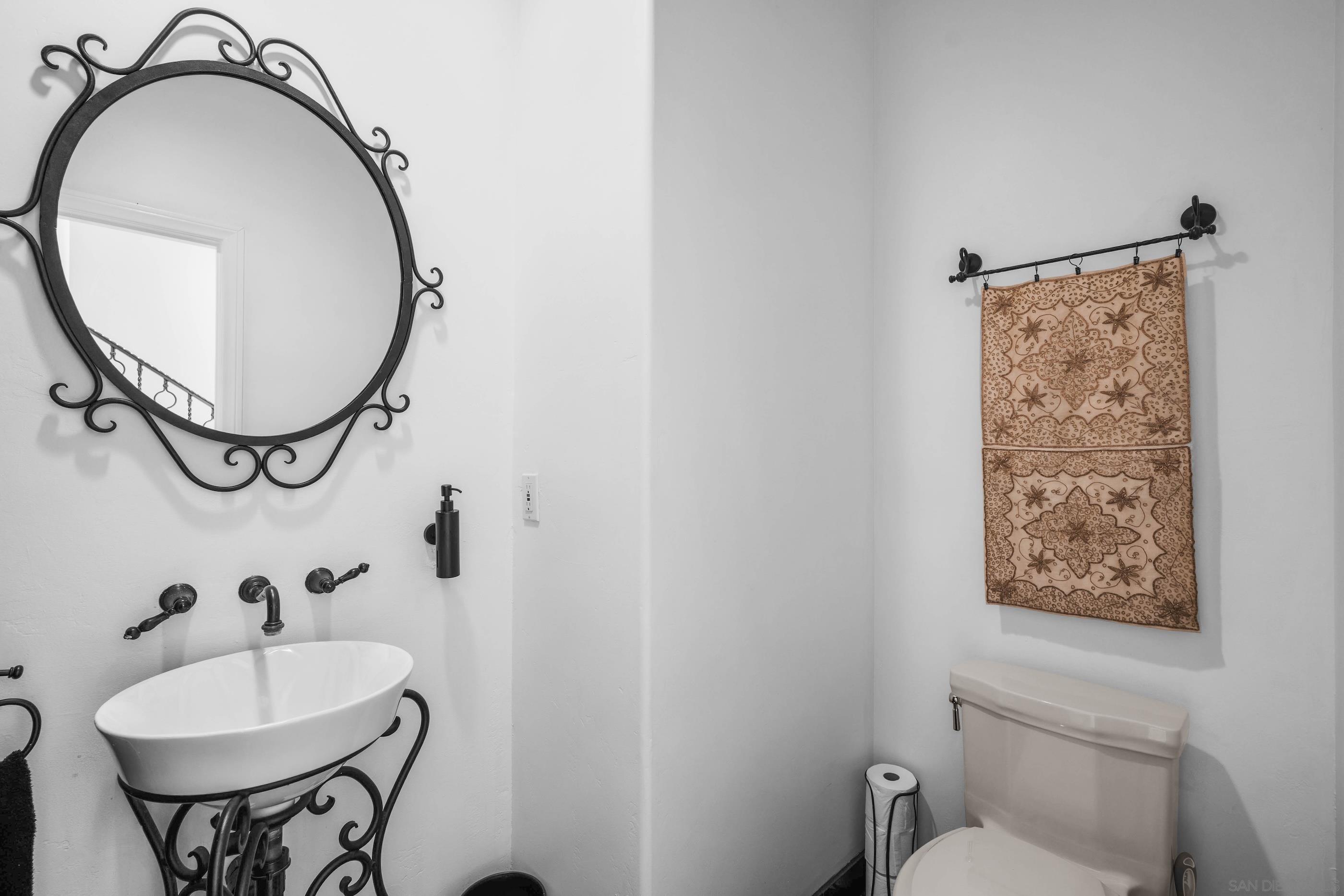 Detail Gallery Image 17 of 49 For 3812  Costa Bella Way, La Mesa,  CA 91941 - 3 Beds | 2/1 Baths