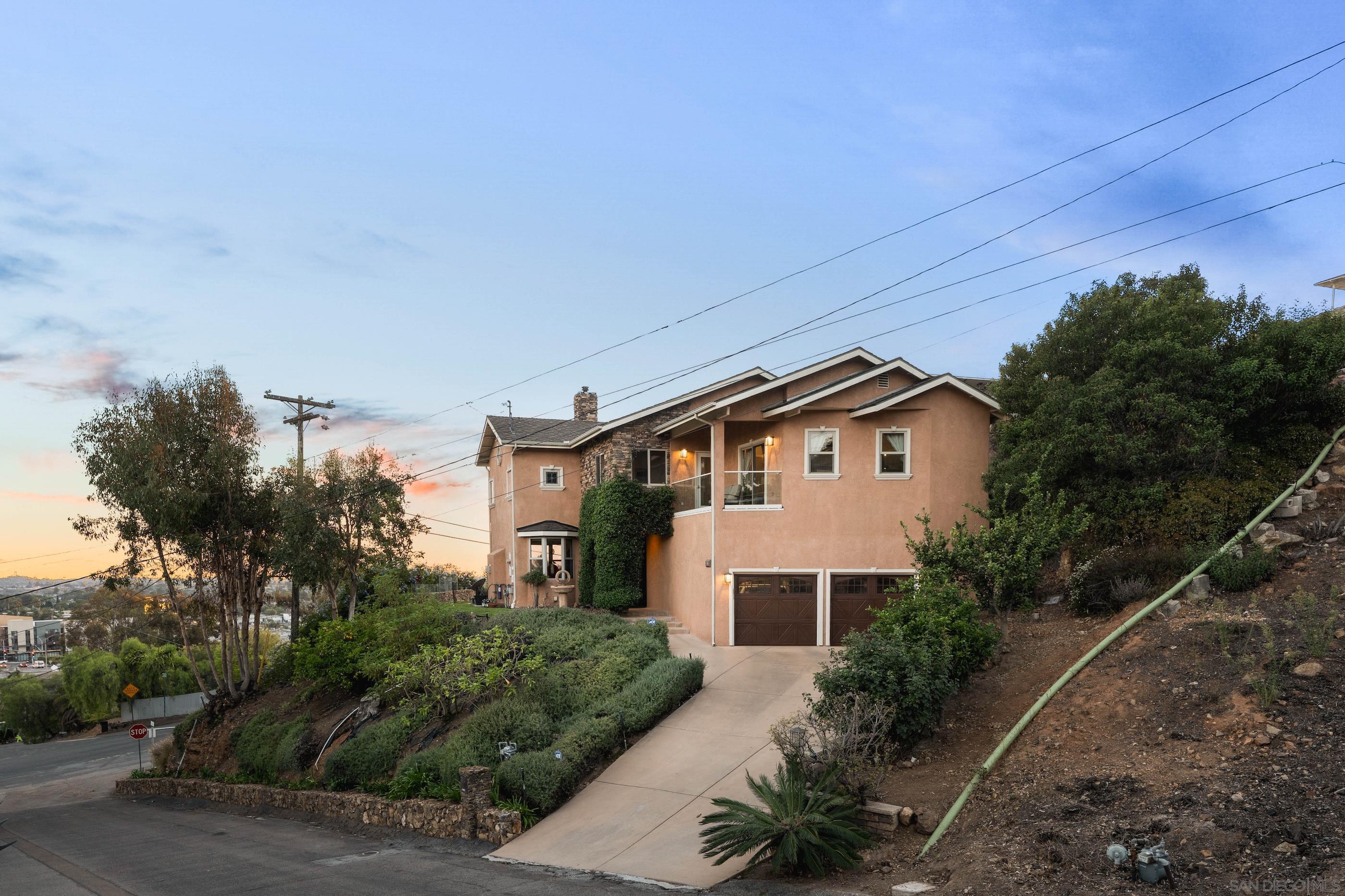 Detail Gallery Image 3 of 49 For 3812  Costa Bella Way, La Mesa,  CA 91941 - 3 Beds | 2/1 Baths