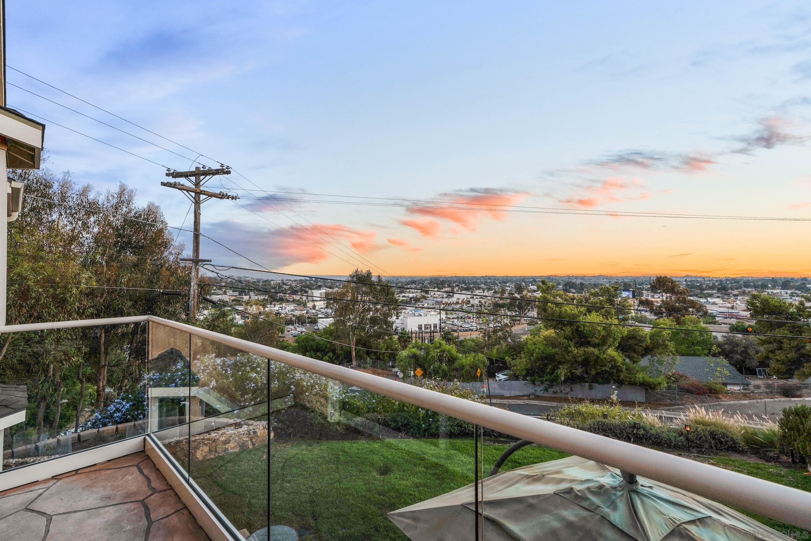 Detail Gallery Image 6 of 49 For 3812  Costa Bella Way, La Mesa,  CA 91941 - 3 Beds | 2/1 Baths